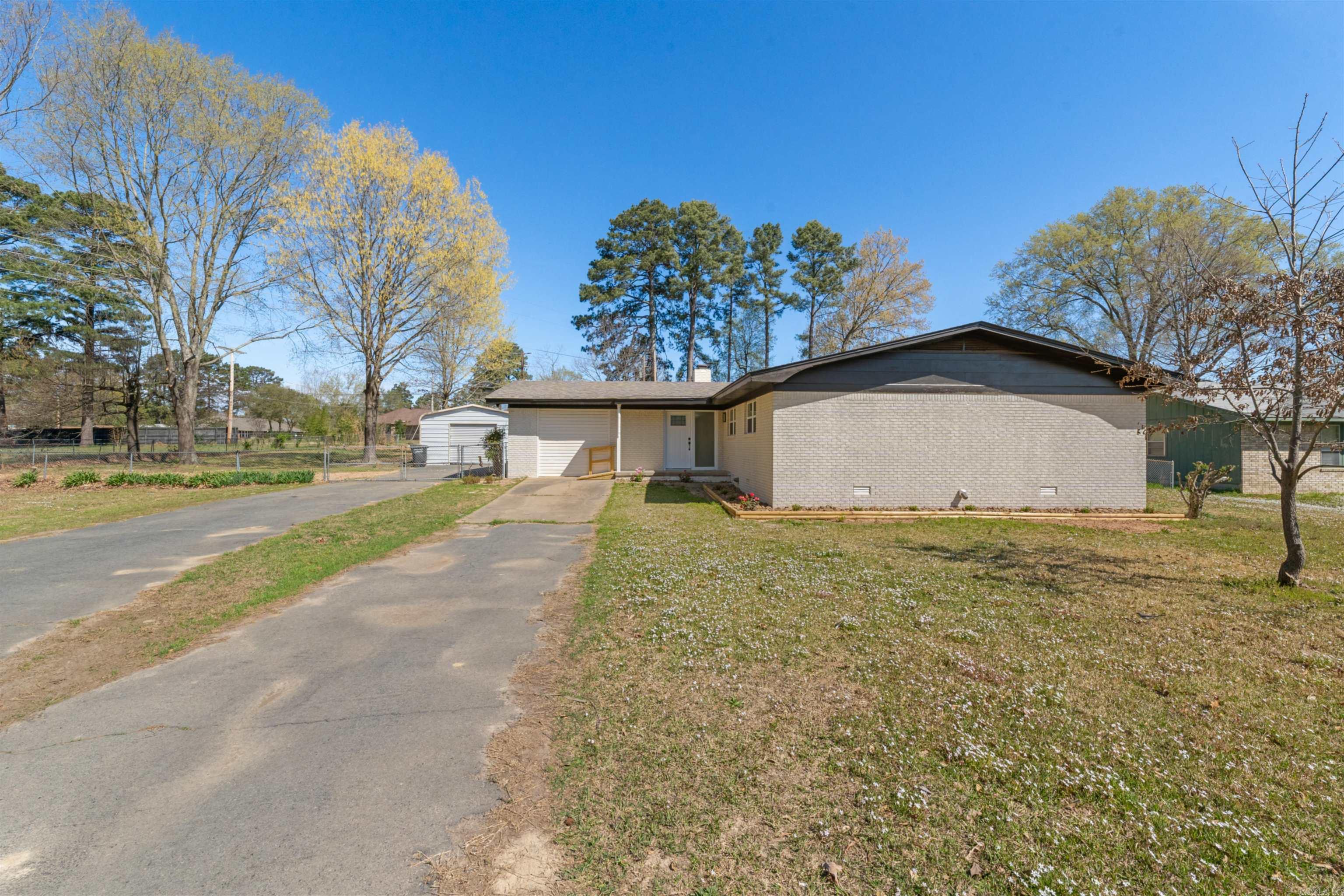 1200  Quince Hill  Jacksonville, AR