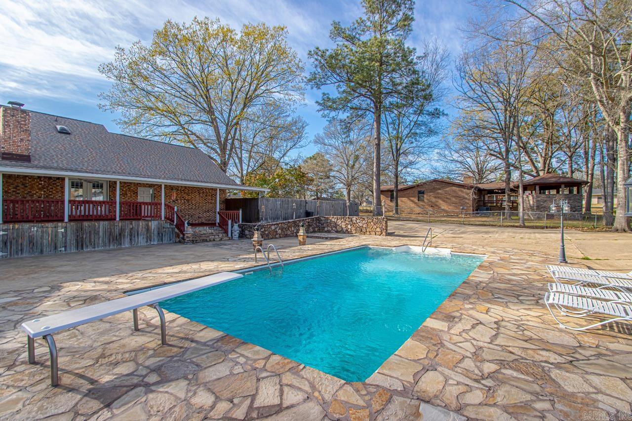 702 N Briarwood  Sheridan, AR
