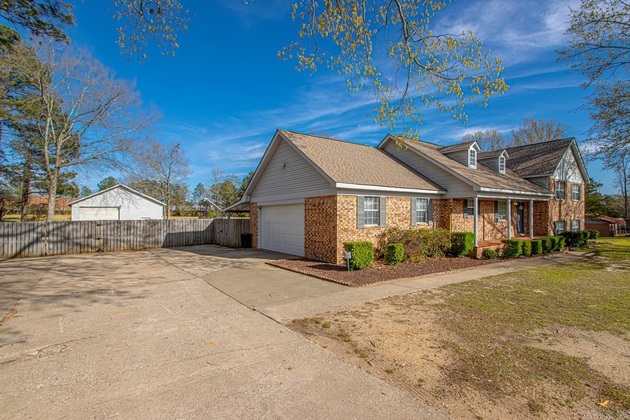 702 N Briarwood  Sheridan, AR