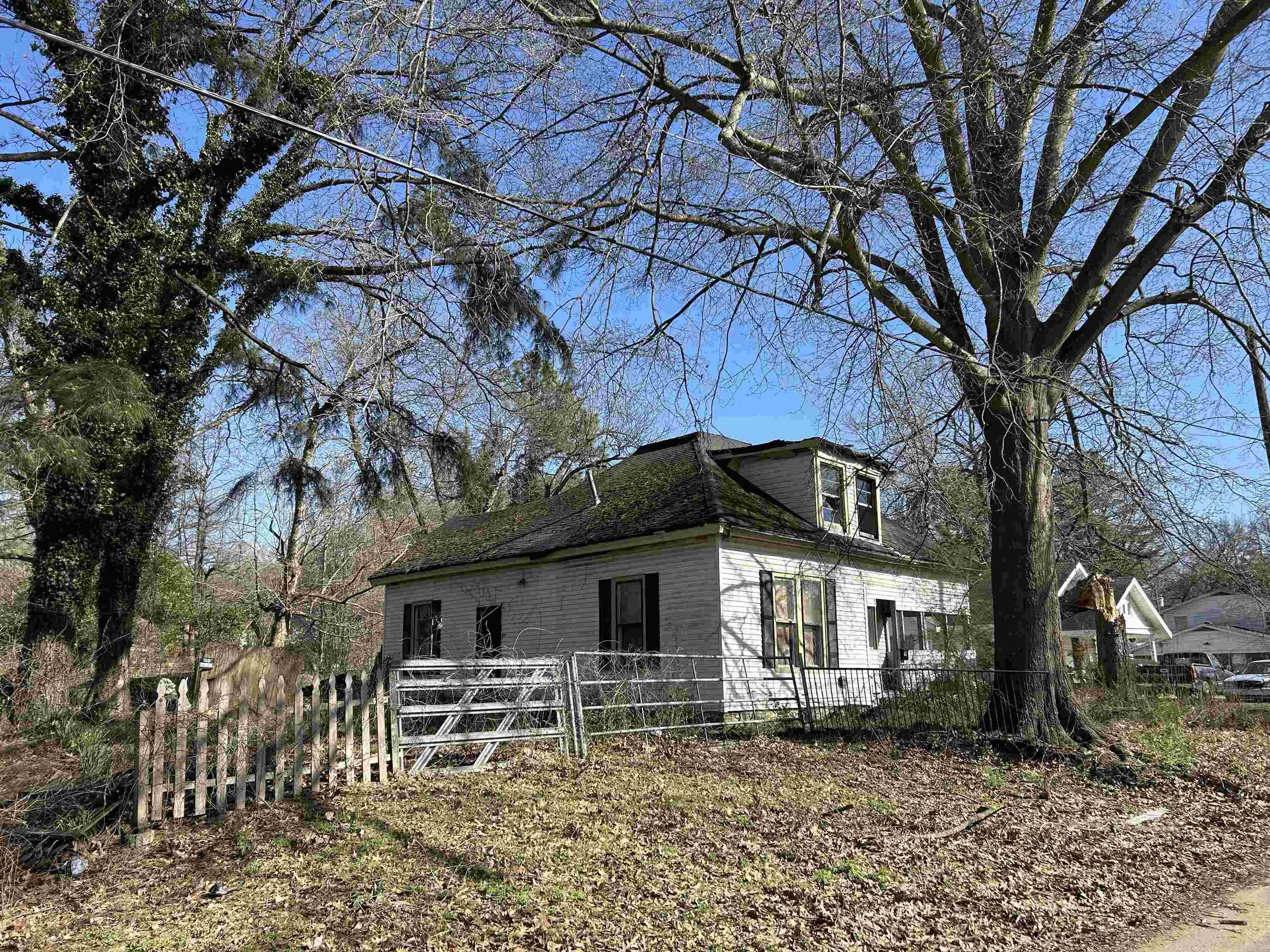 1030 N Izard St  Forrest City, AR