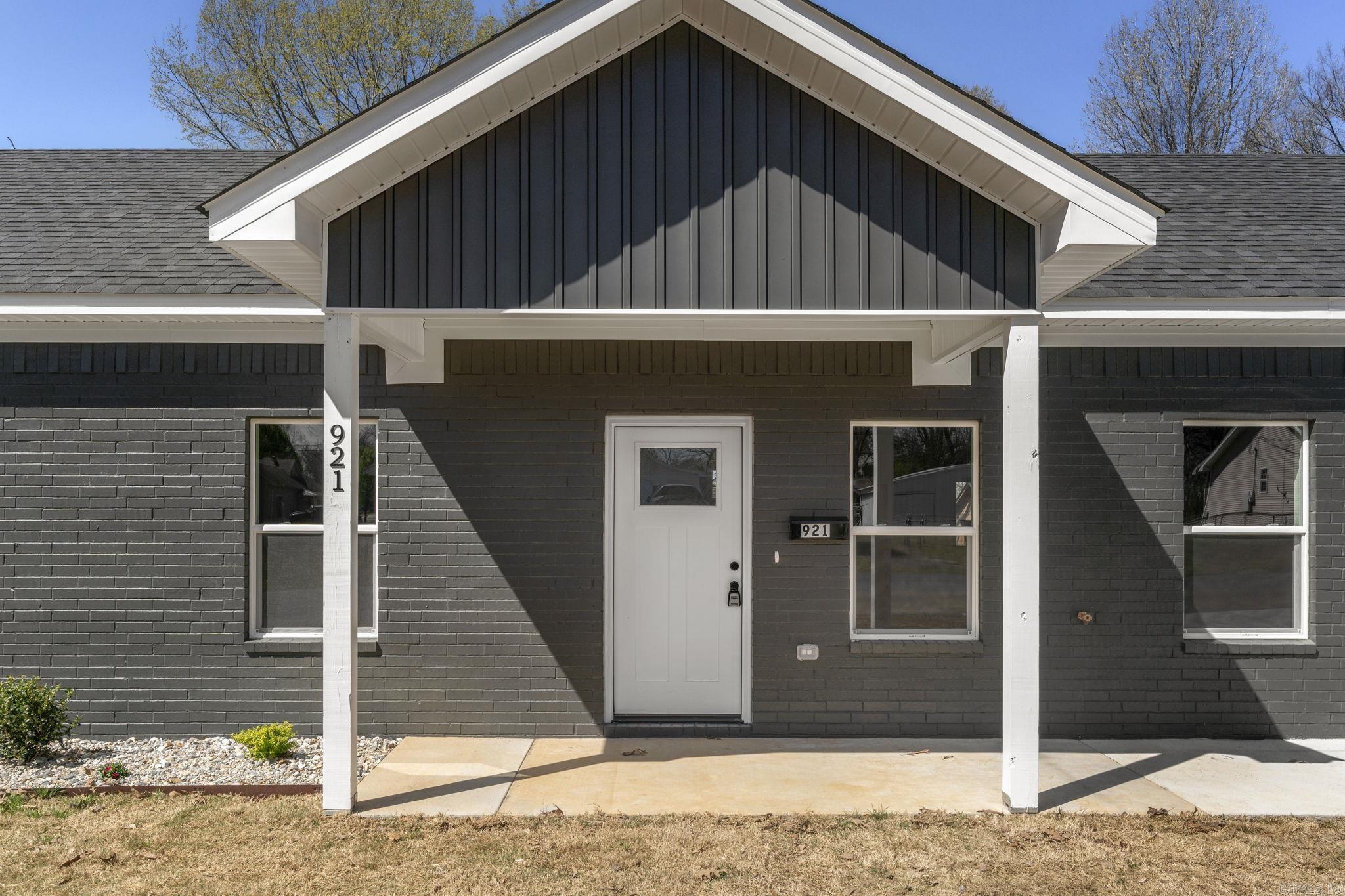 921  Banner  Benton, AR
