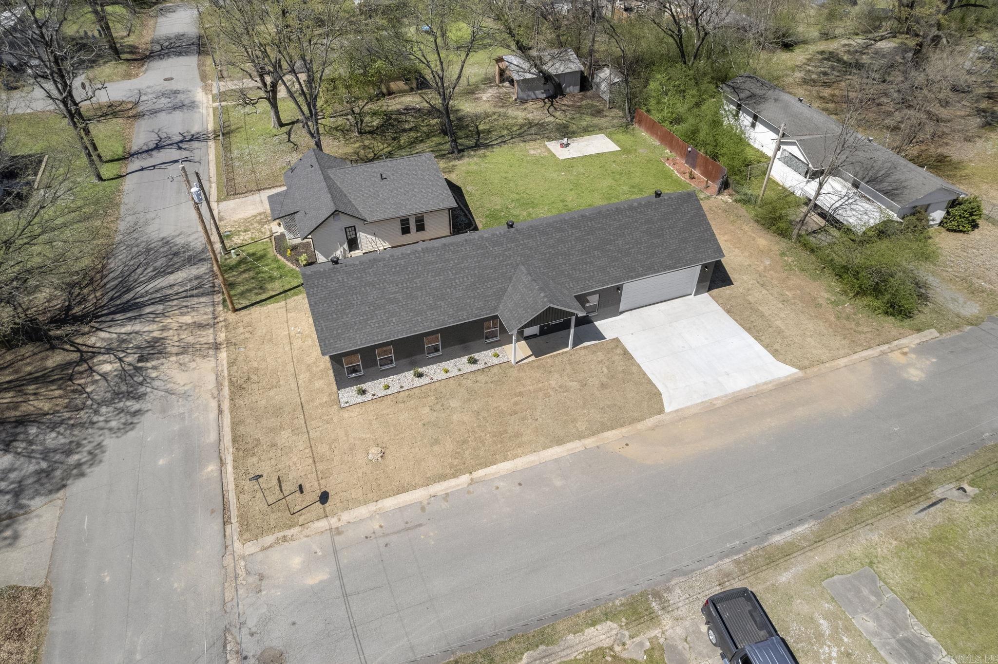 921  Banner  Benton, AR
