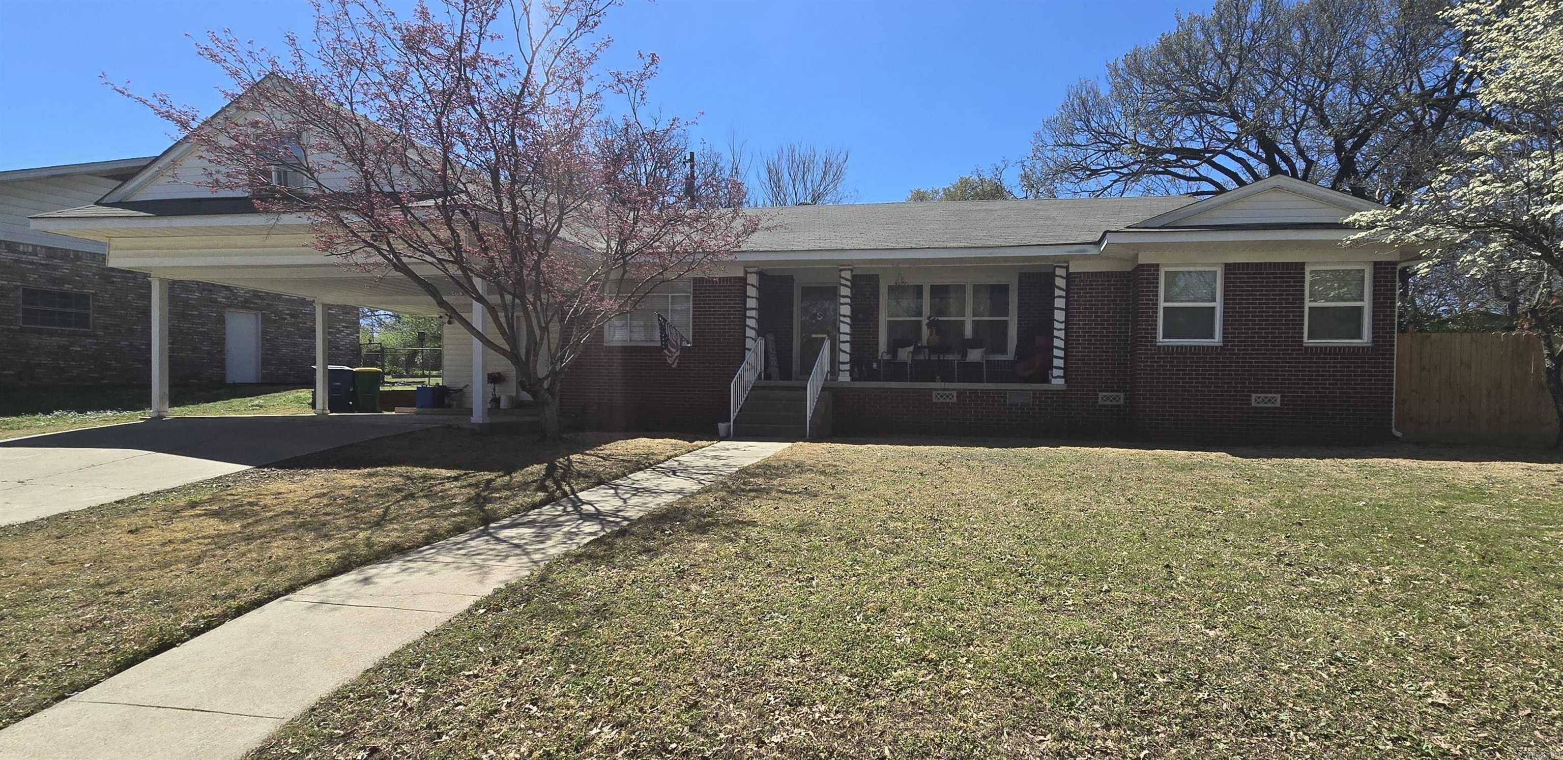 11 S Avalon Dr  North Little Rock, AR