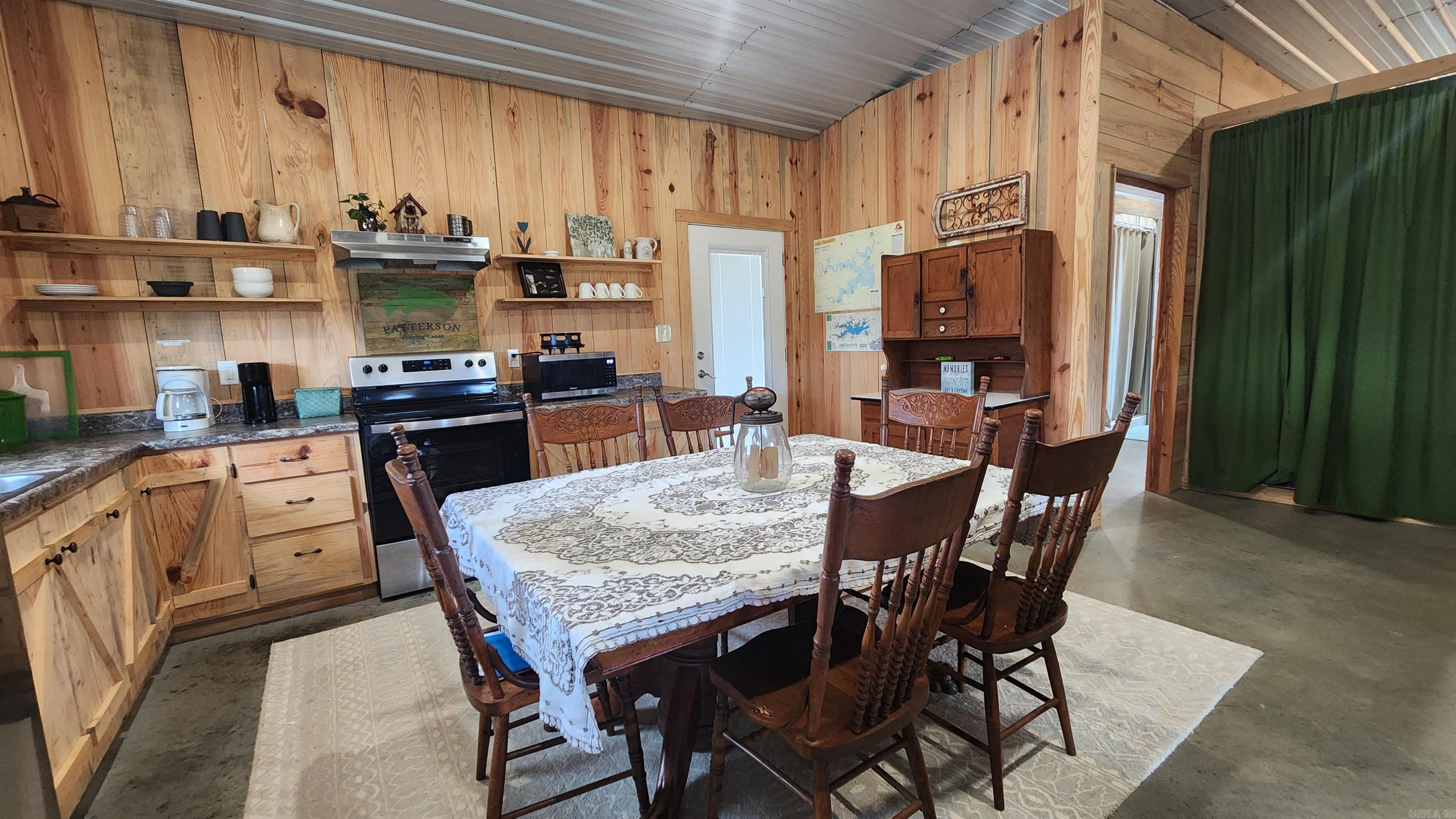 44  Duncan Lane  Story, AR