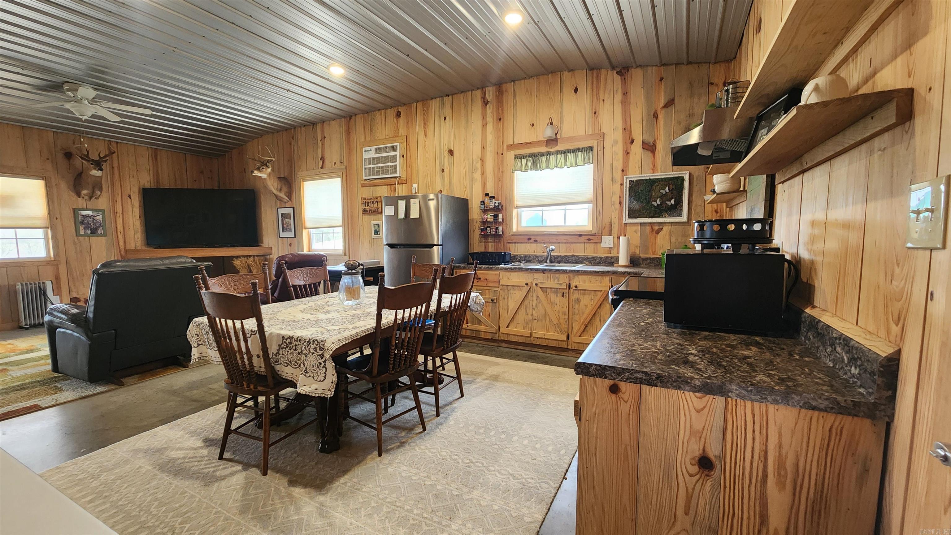 44  Duncan Lane  Story, AR