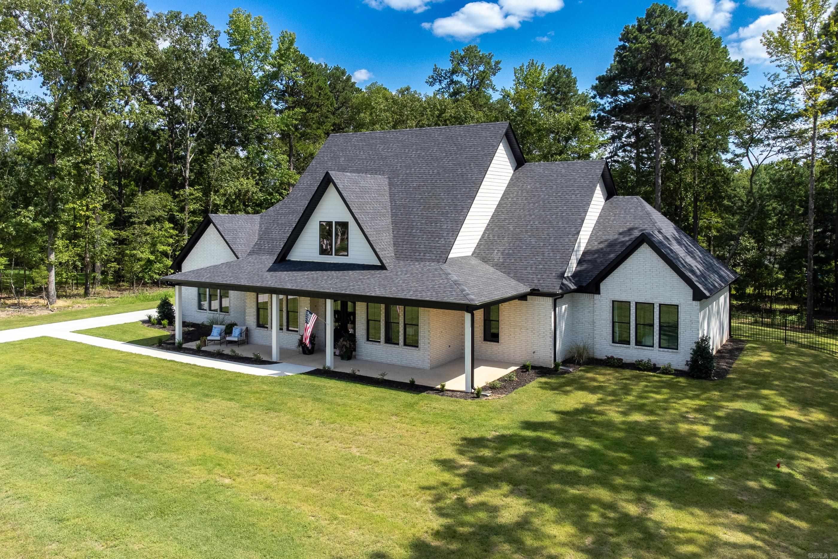 1009  Sungate  Alexander, AR