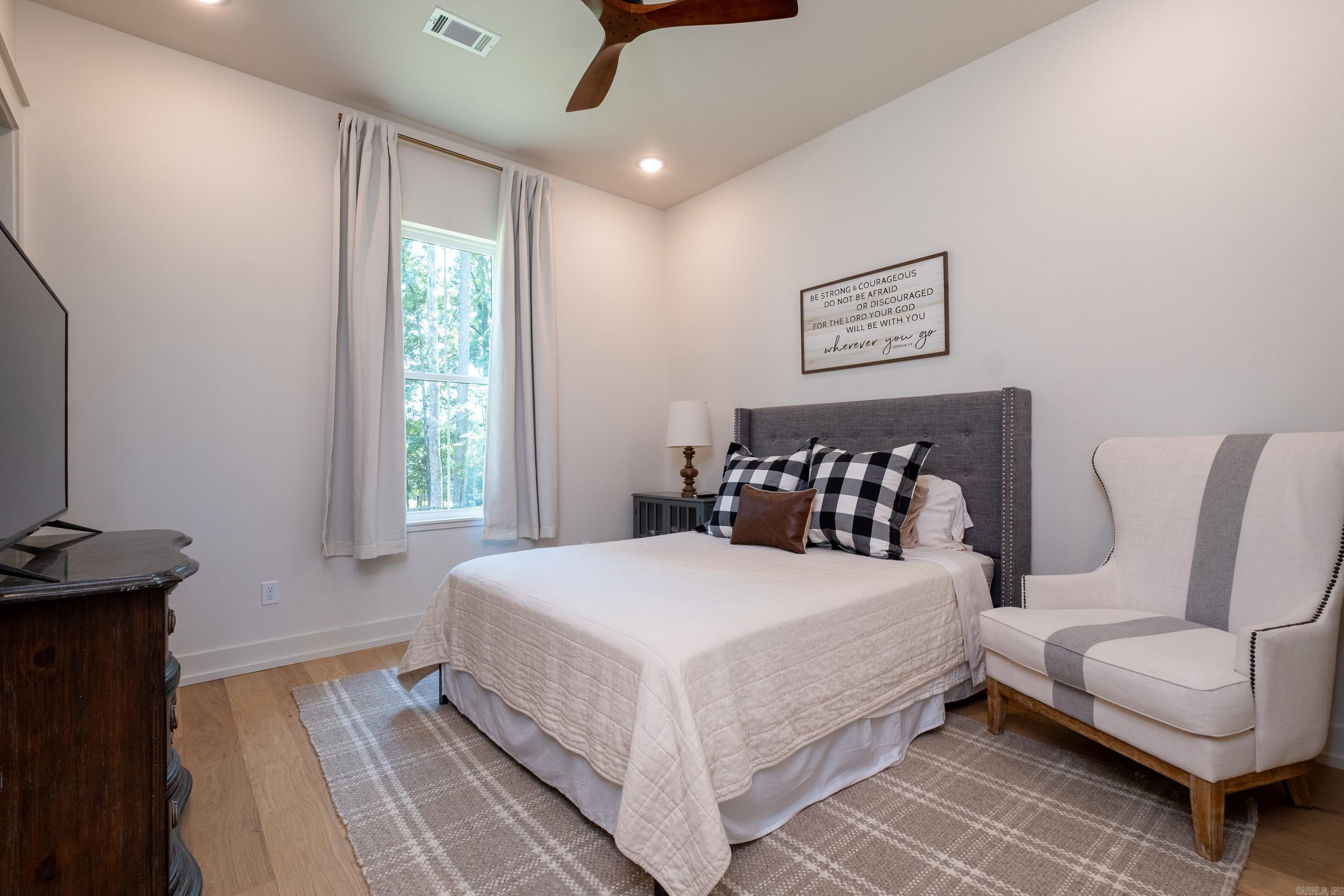 1009  Sungate  Alexander, AR
