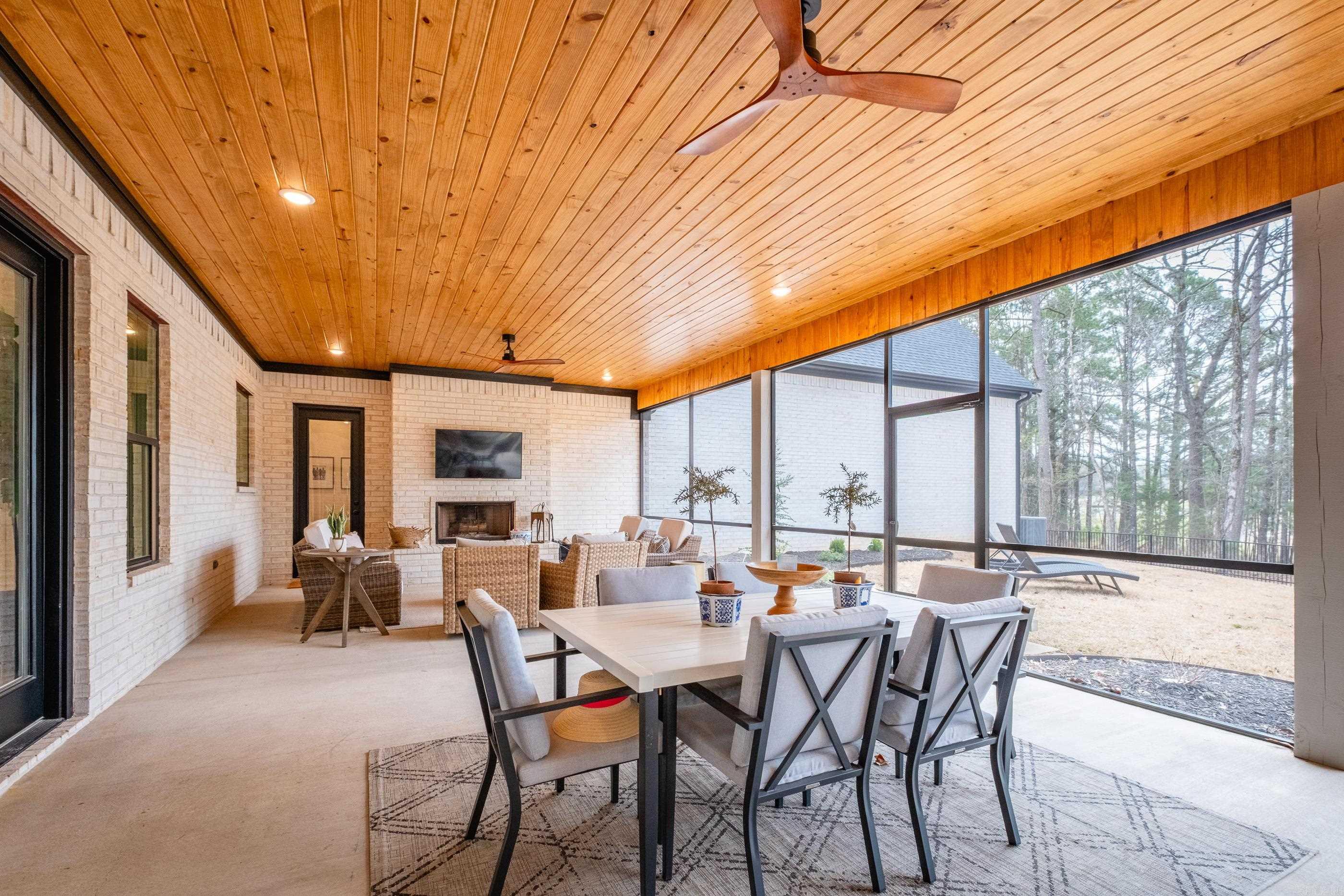 1009  Sungate  Alexander, AR