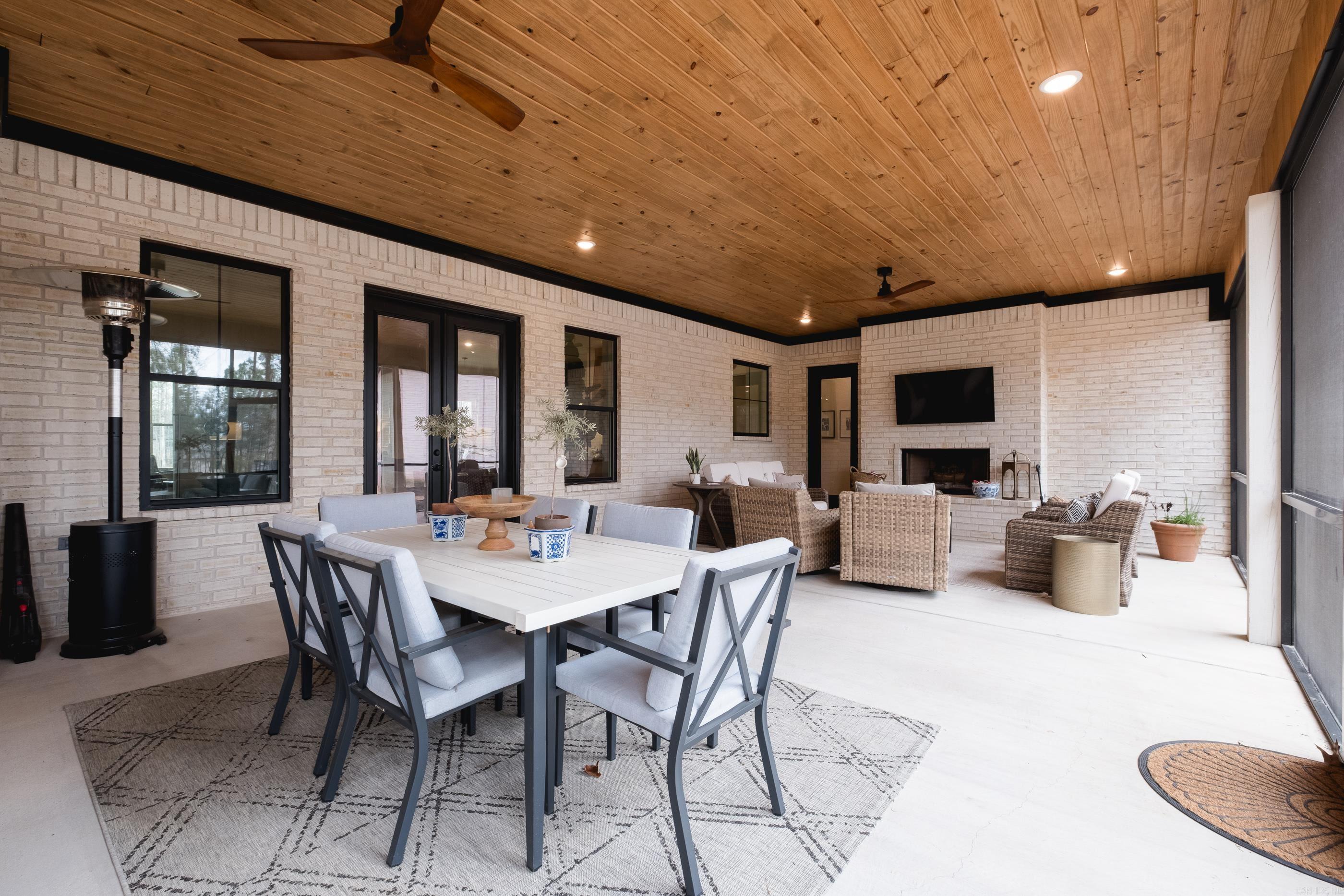 1009  Sungate  Alexander, AR