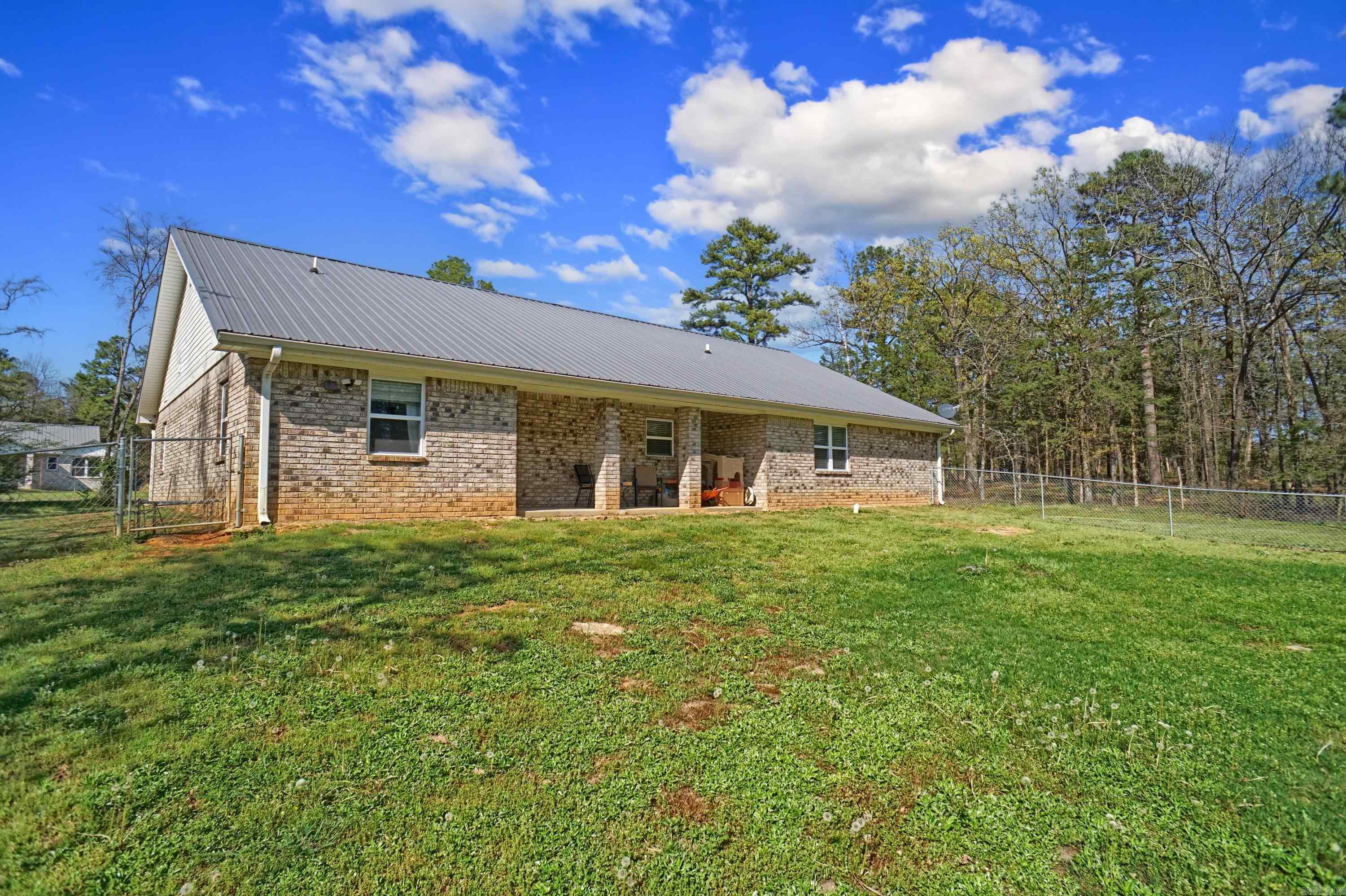 126  County Road 1721  London, AR