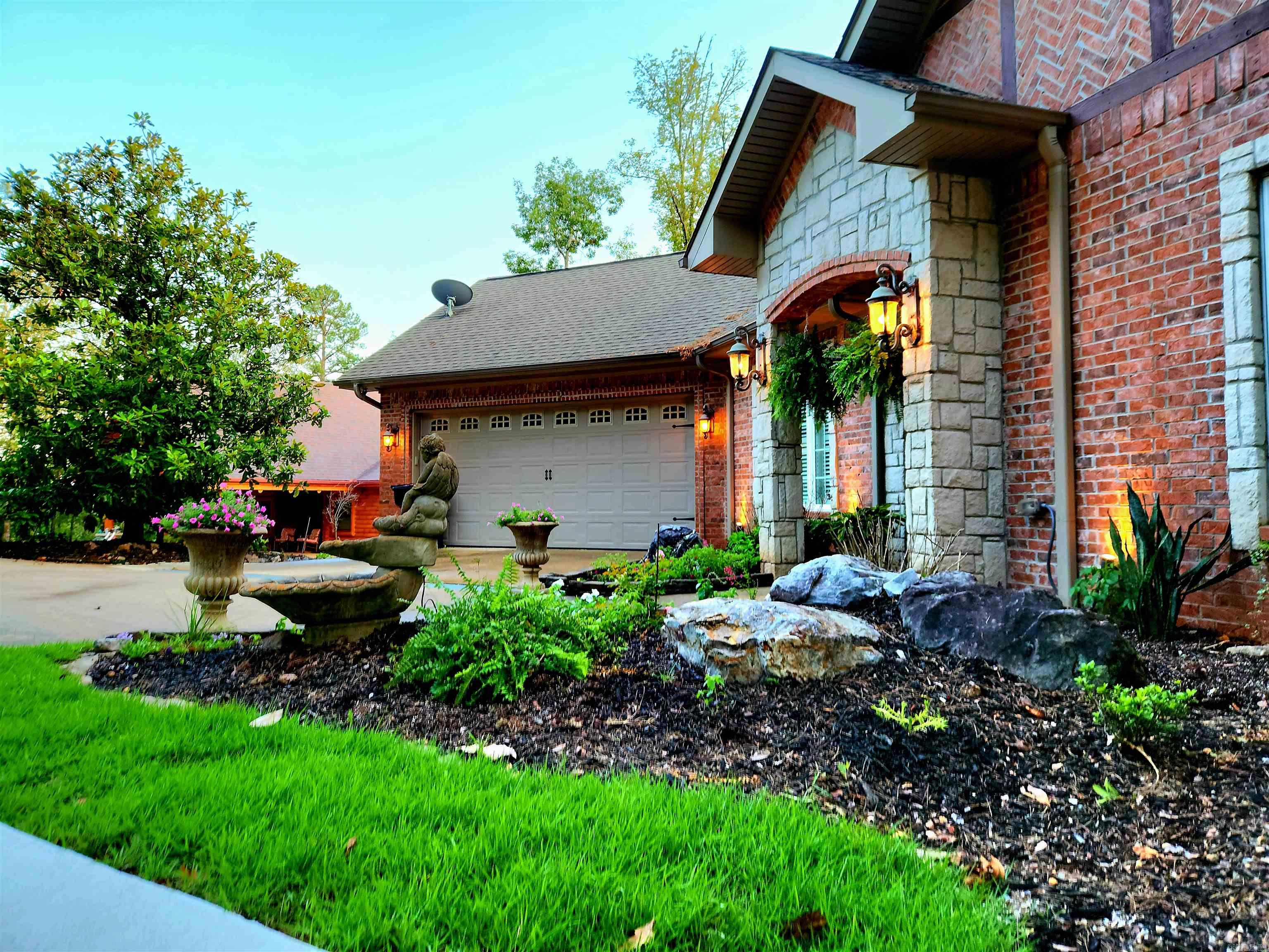 32 LA PALABRA  Hot Springs Village, AR