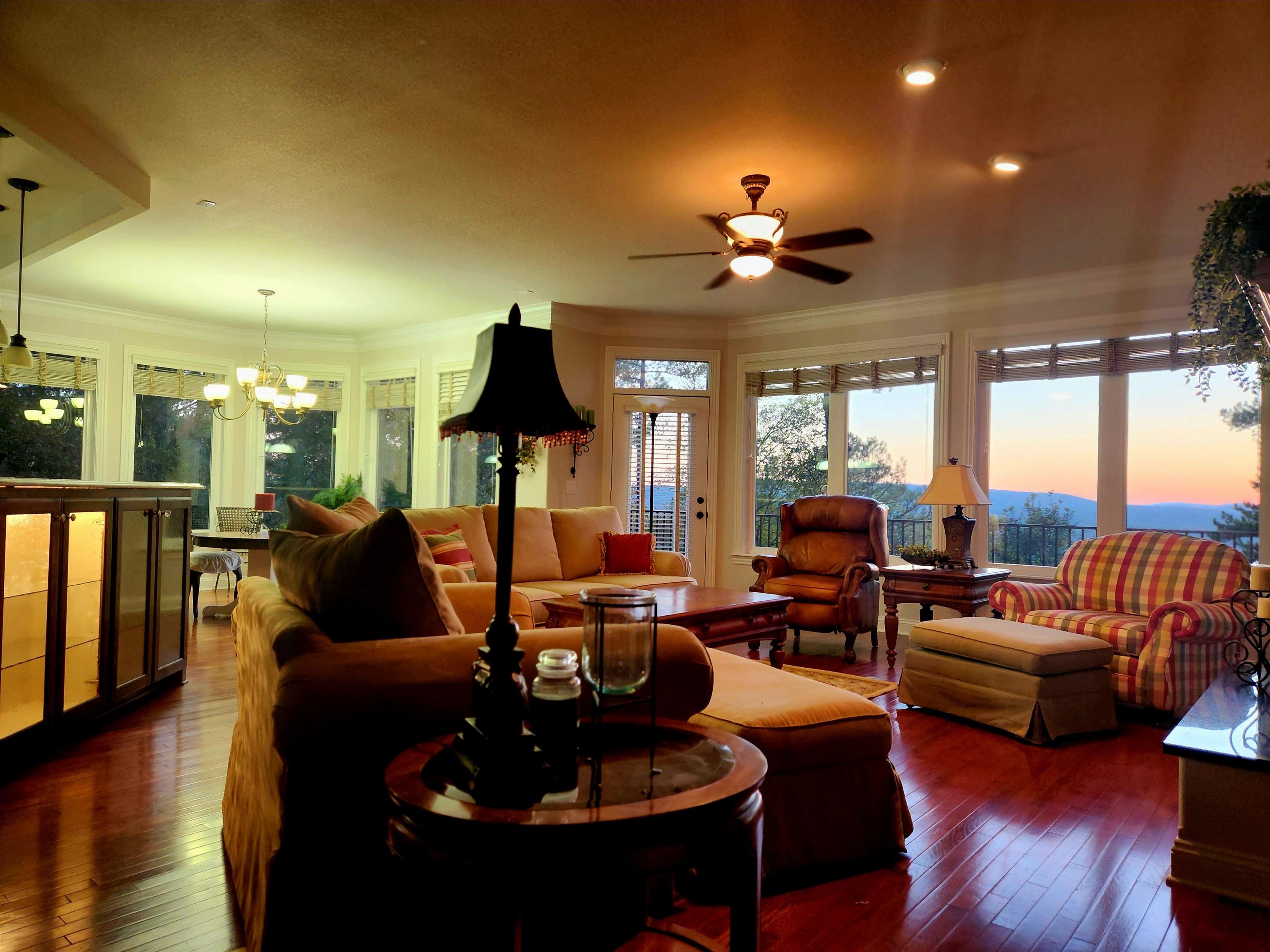 32  LA PALABRA  Hot Springs Village, AR