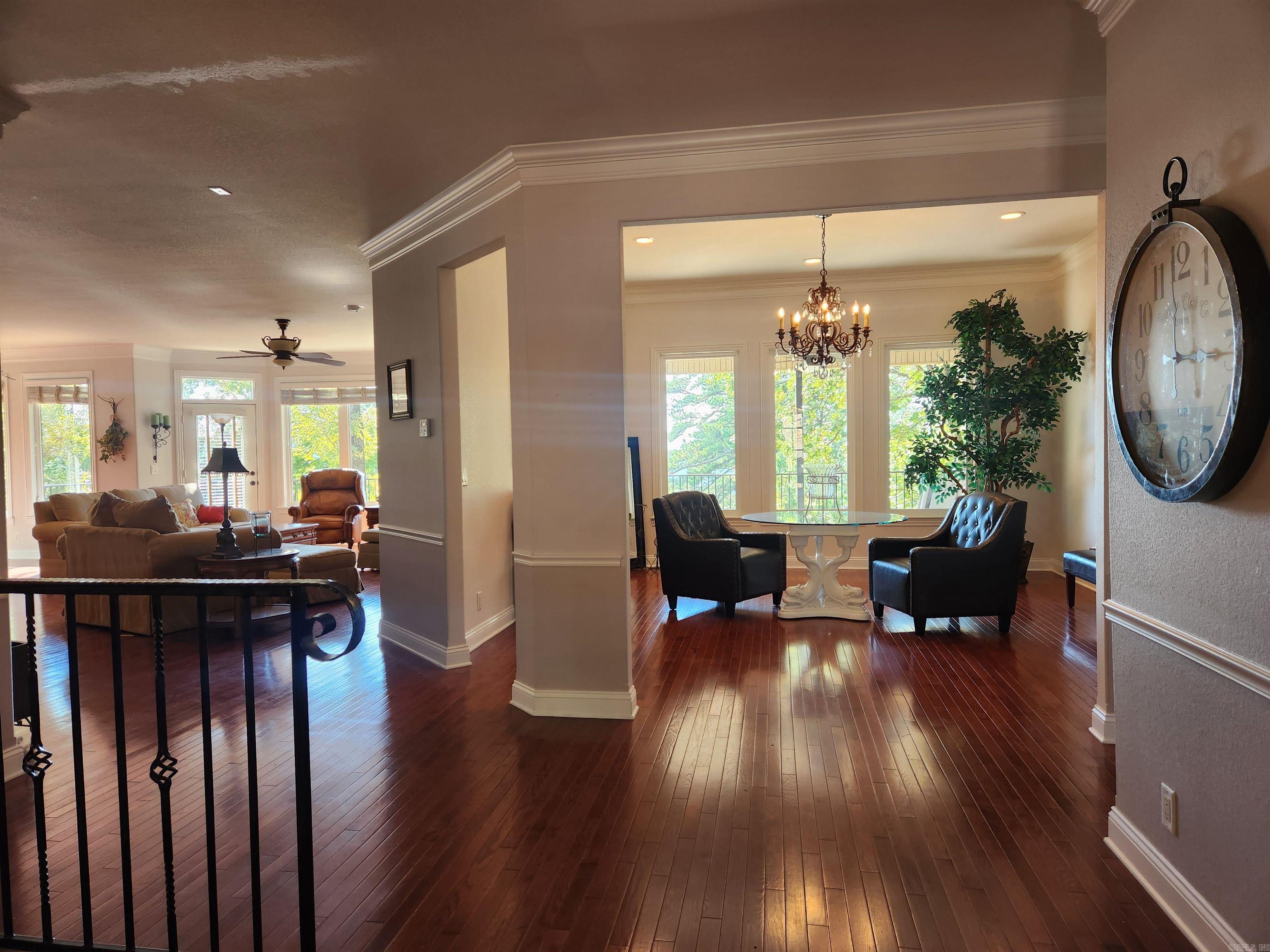 32 LA PALABRA  Hot Springs Village, AR