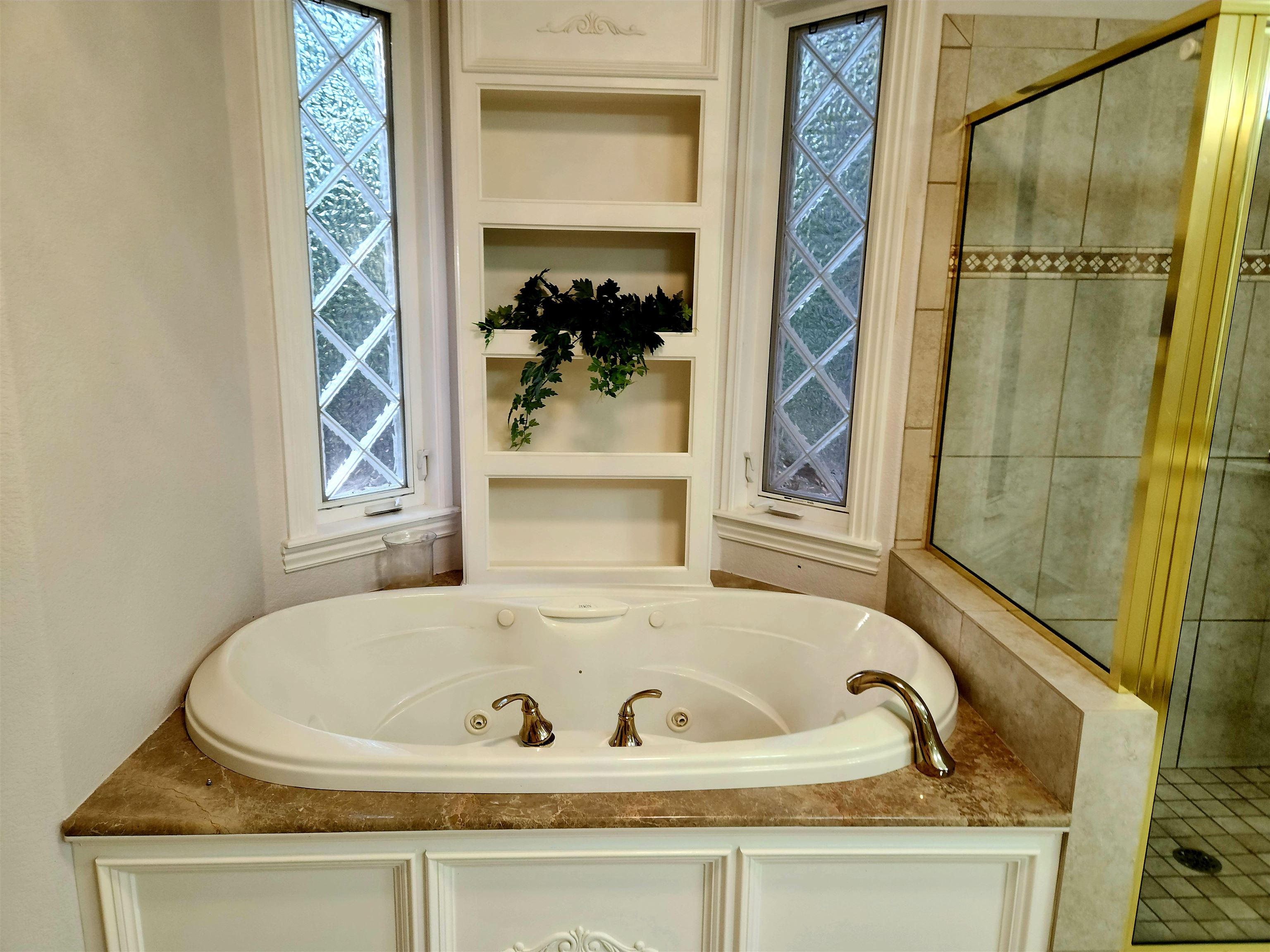 32  LA PALABRA  Hot Springs Village, AR