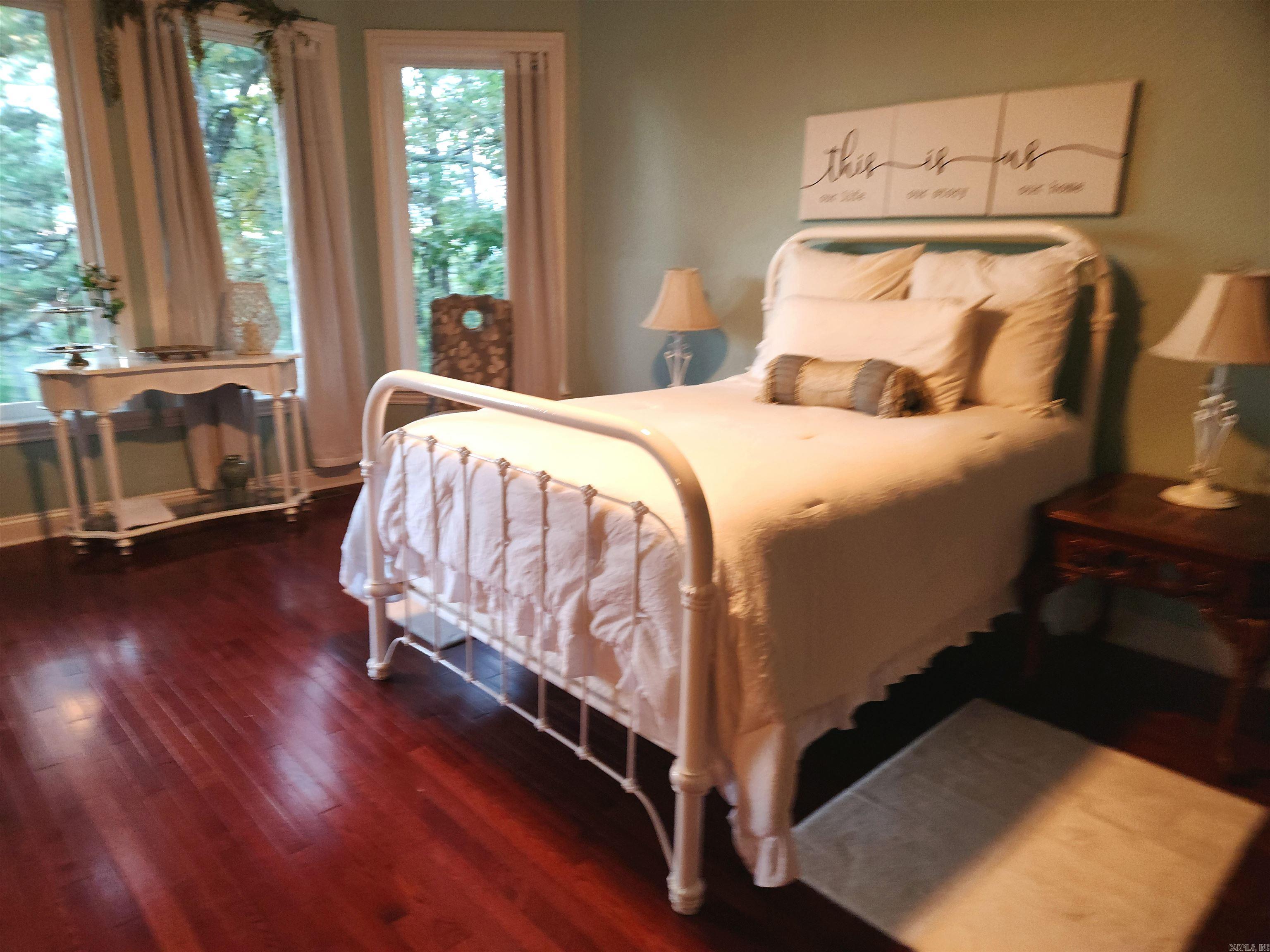 32 LA PALABRA  Hot Springs Village, AR