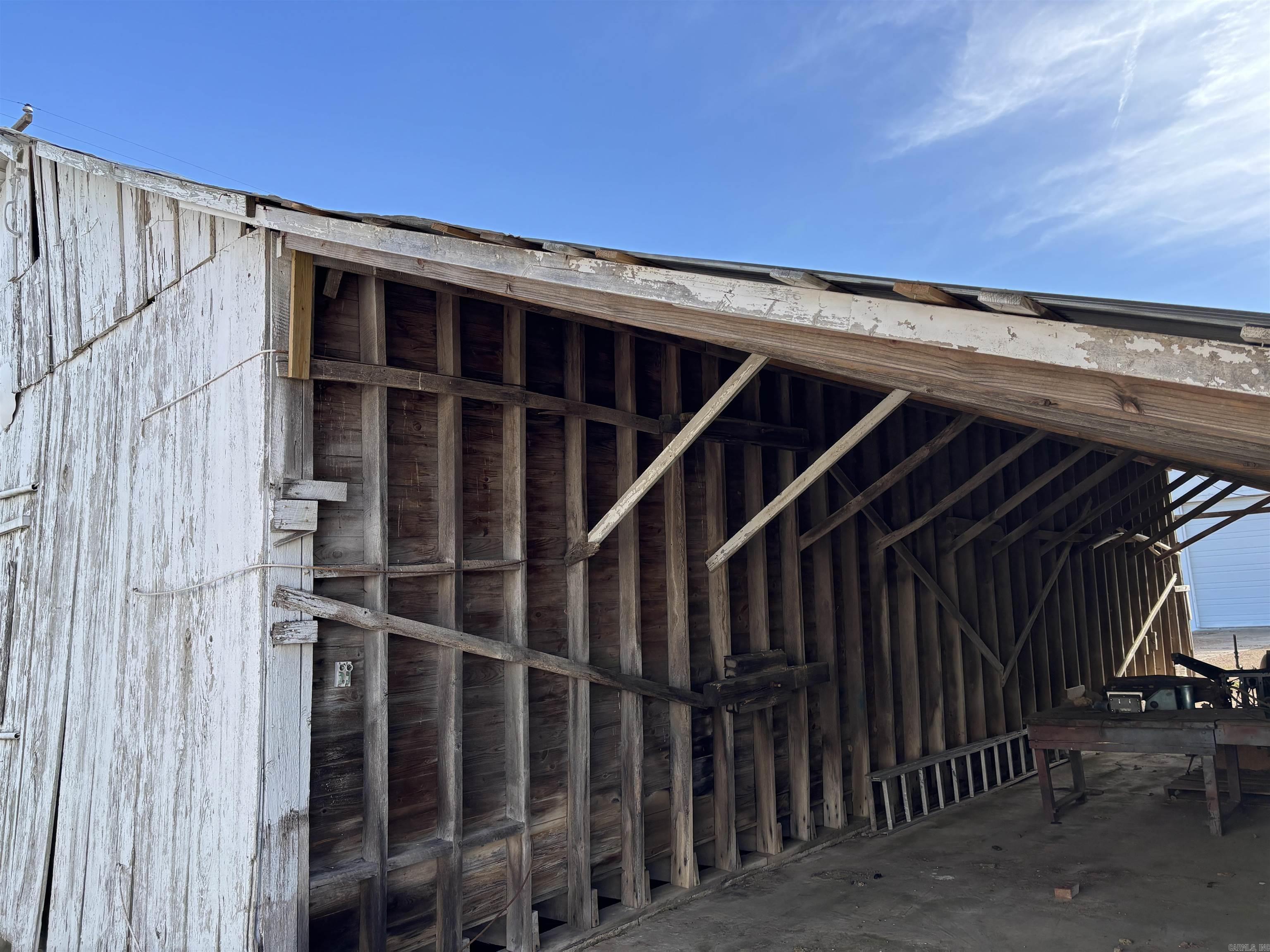 000  Taylor Seed Farm  Hickory Ridge, AR
