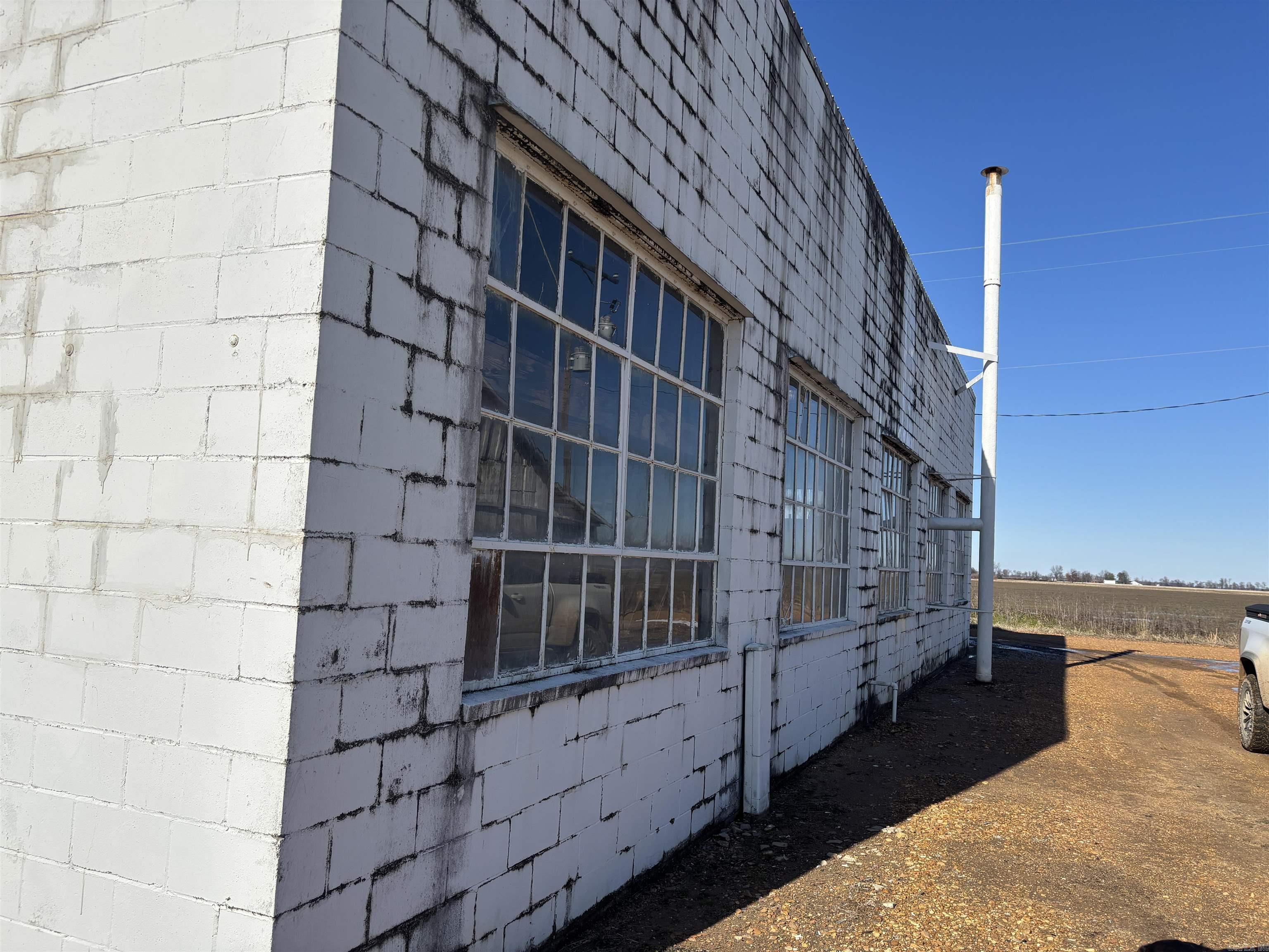 000  Taylor Seed Farm  Hickory Ridge, AR