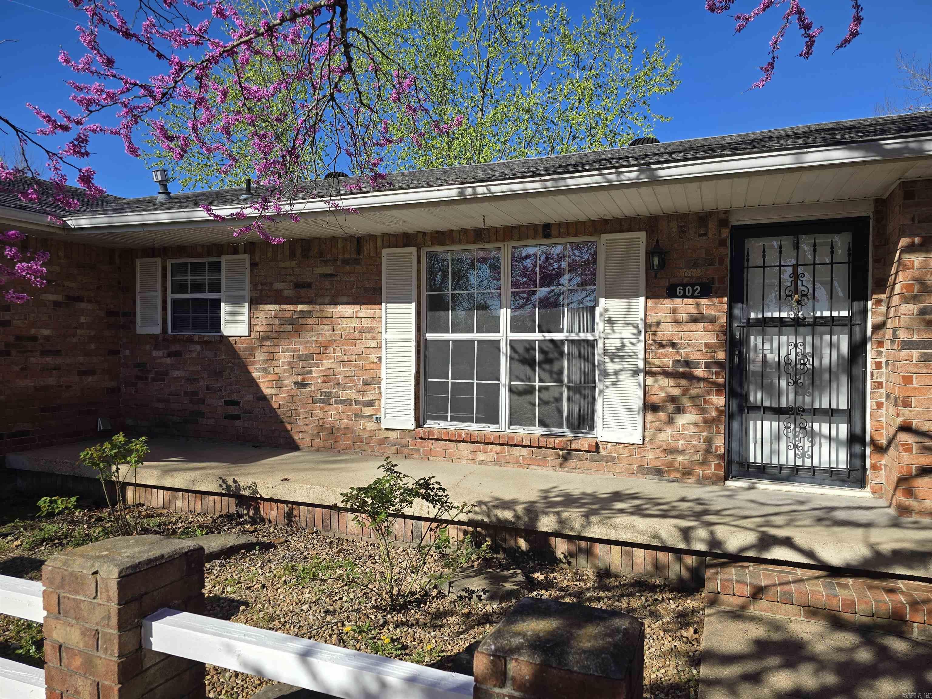 602  Lawrence  Mountain Home, AR