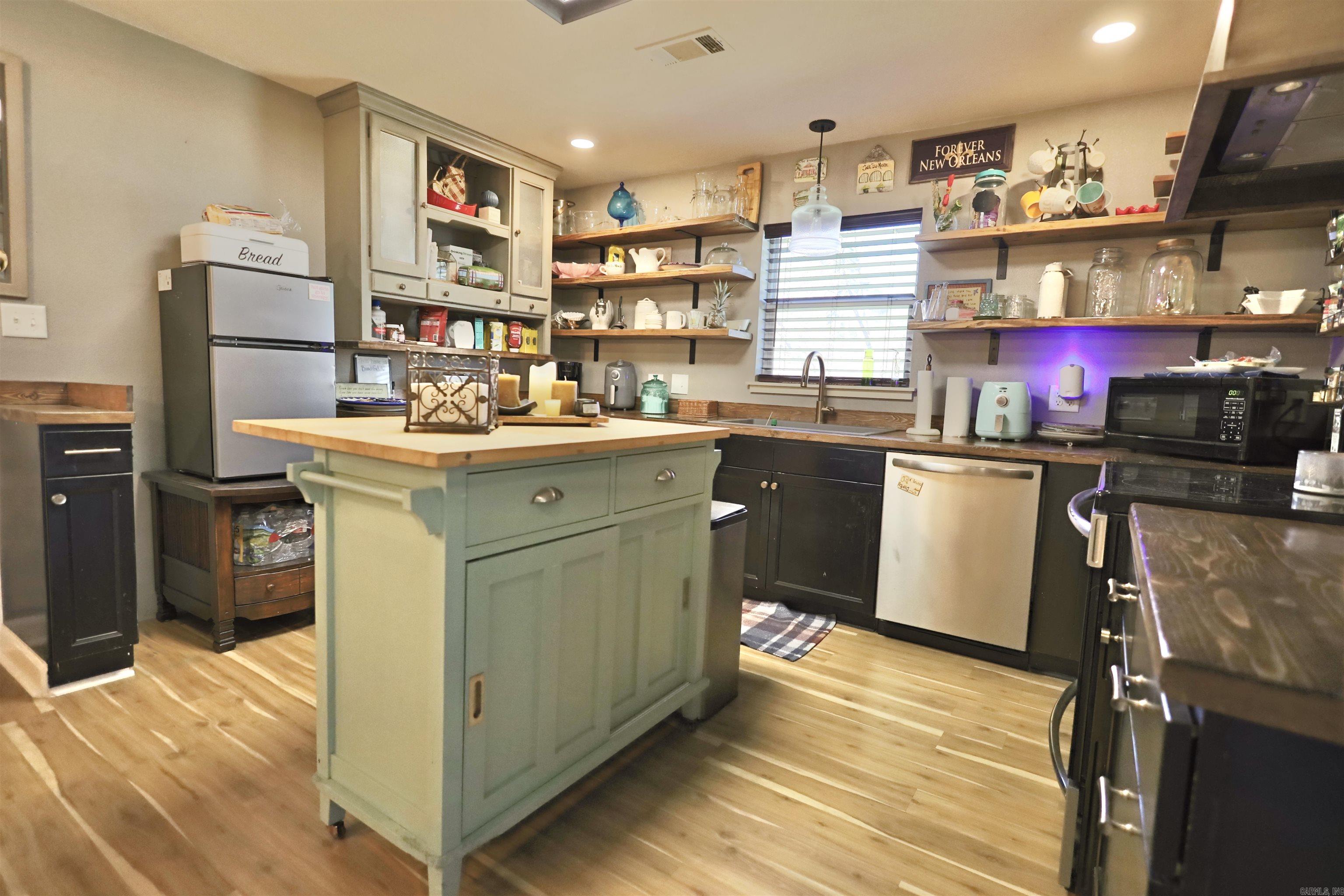 9808  Crossroads  Benton, AR