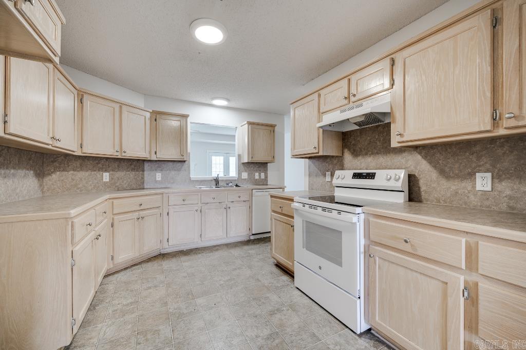 323  Lamplighter  Haskell, AR