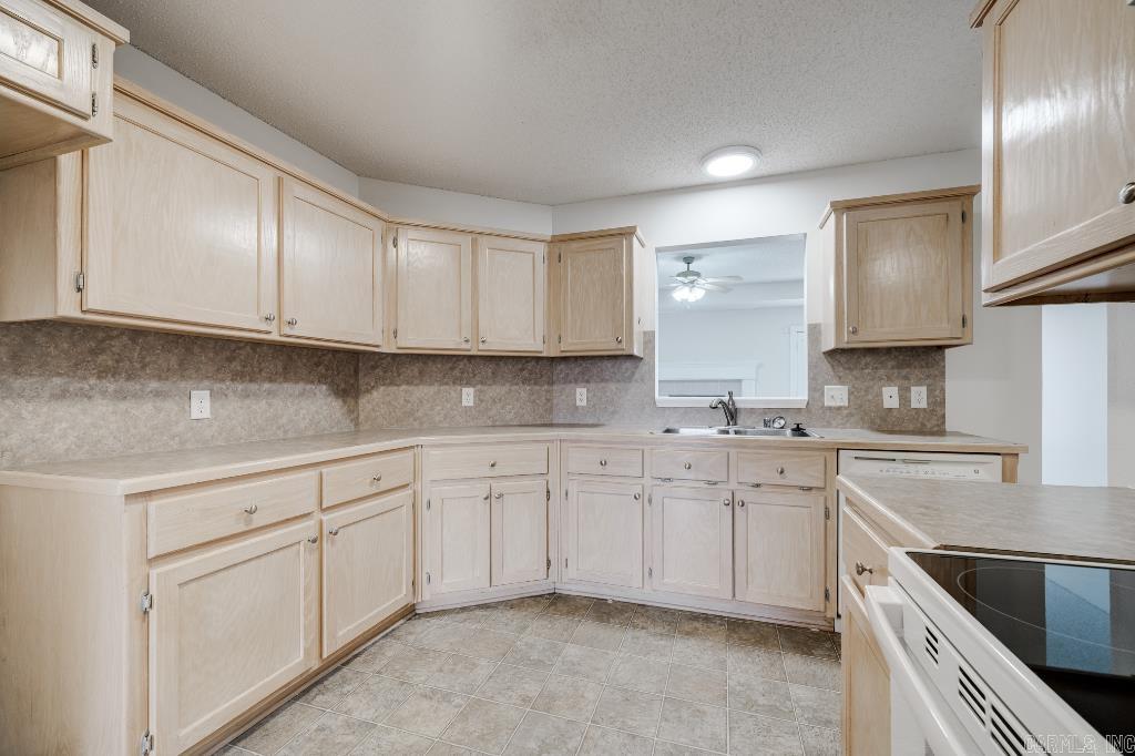 323  Lamplighter  Haskell, AR