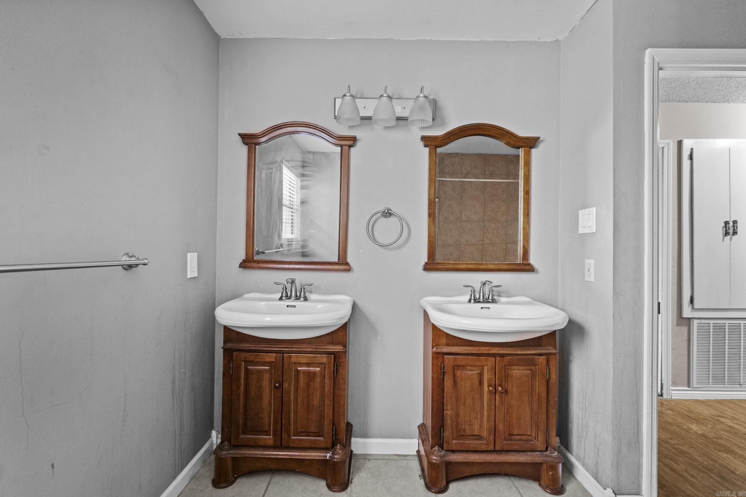 222 N Summit Cabot, AR 72023