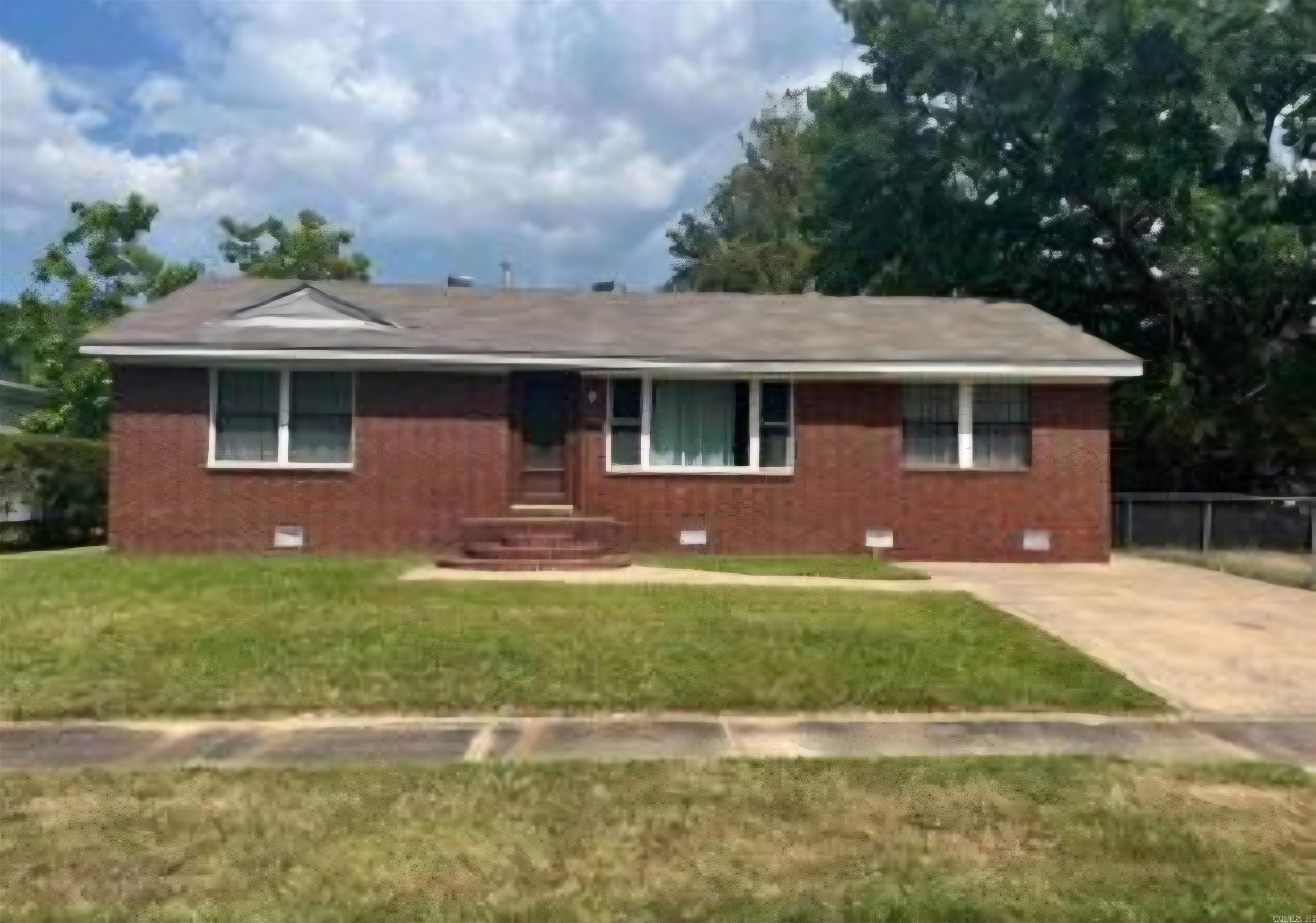 10636  270  White Hall, AR