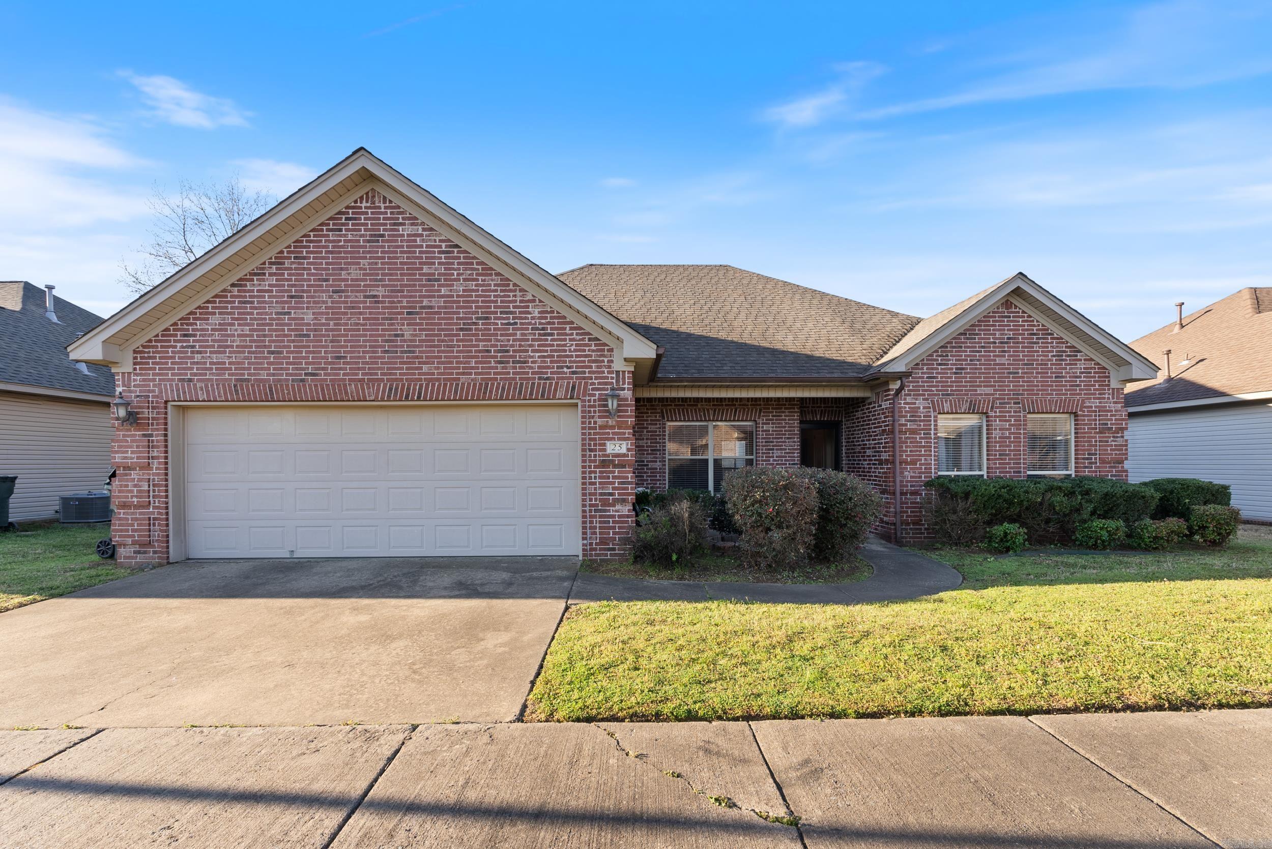 25  Chateaus  Little Rock, AR