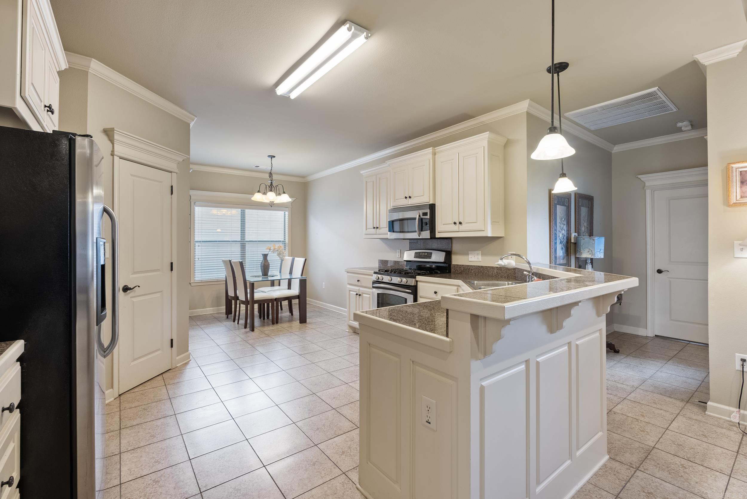 25  Chateaus  Little Rock, AR