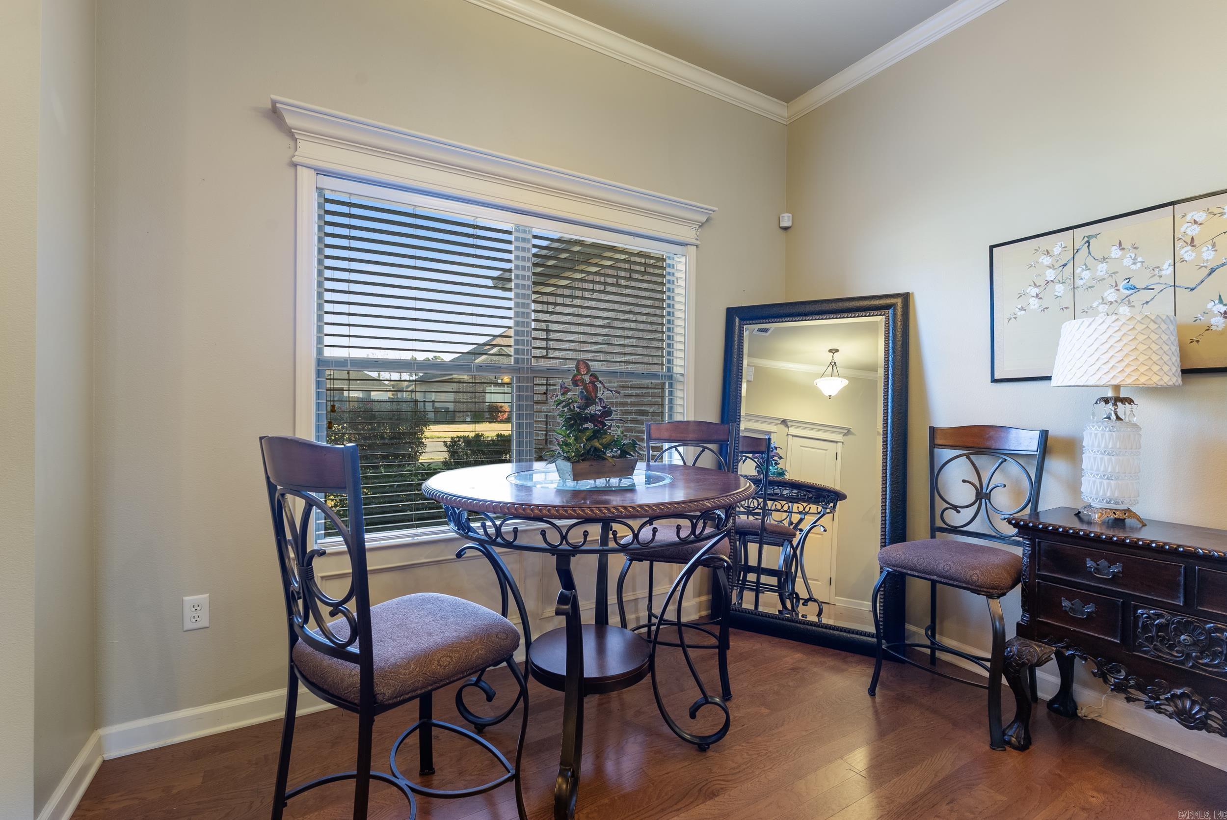25  Chateaus  Little Rock, AR
