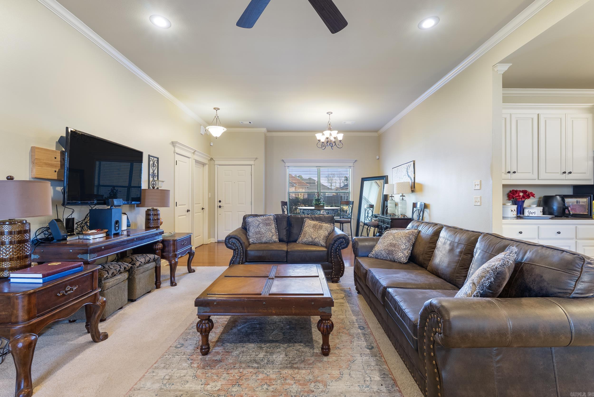 25  Chateaus  Little Rock, AR