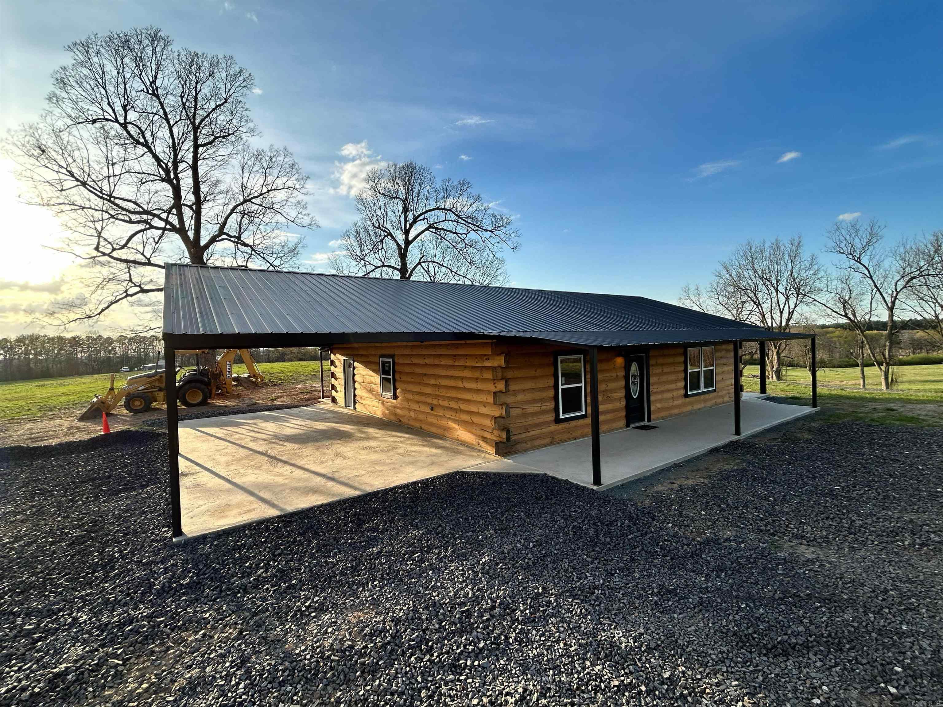111  Madelyn  Vandervoort, AR