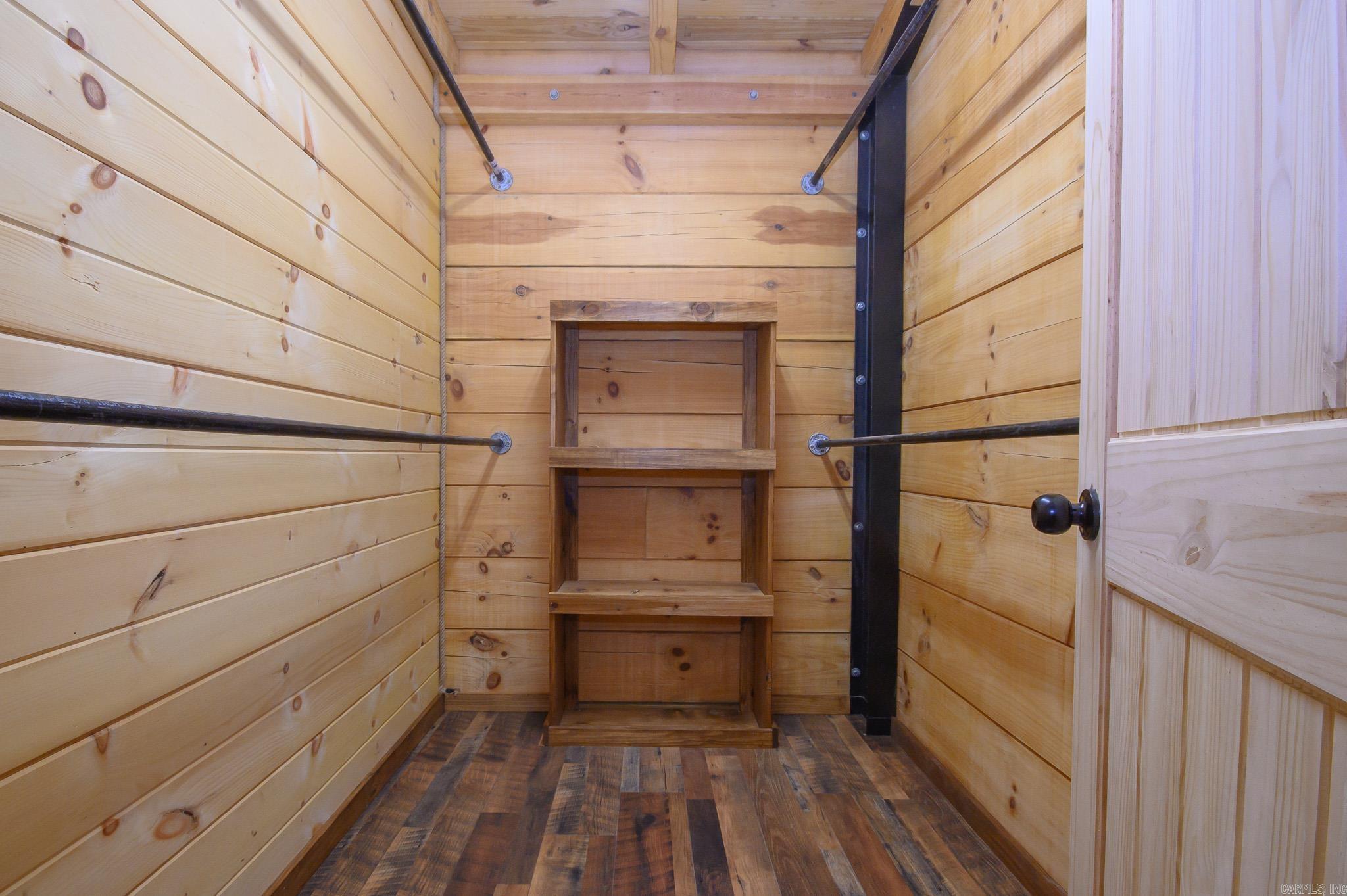 111  Madelyn  Vandervoort, AR