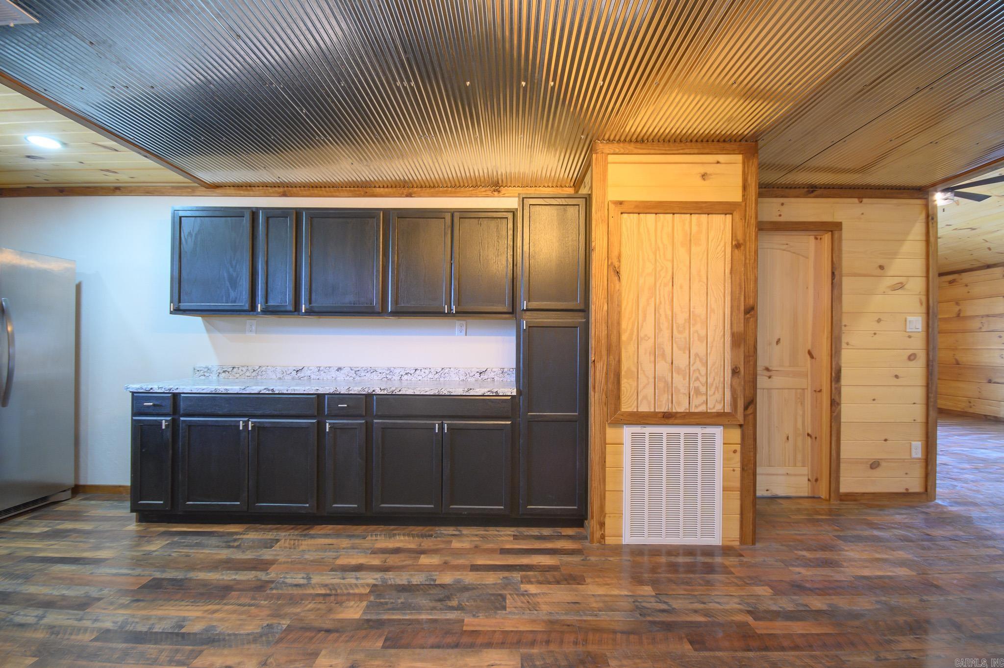 111  Madelyn  Vandervoort, AR