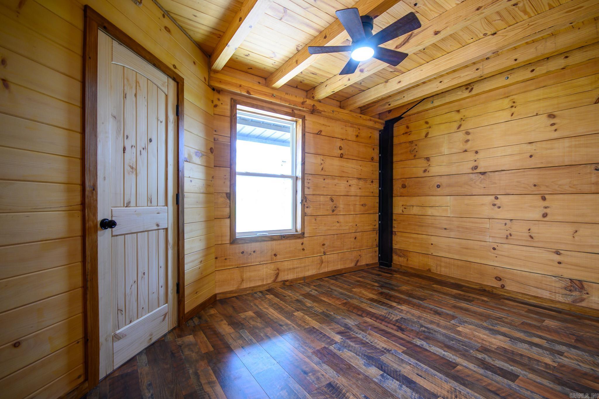 111  Madelyn  Vandervoort, AR