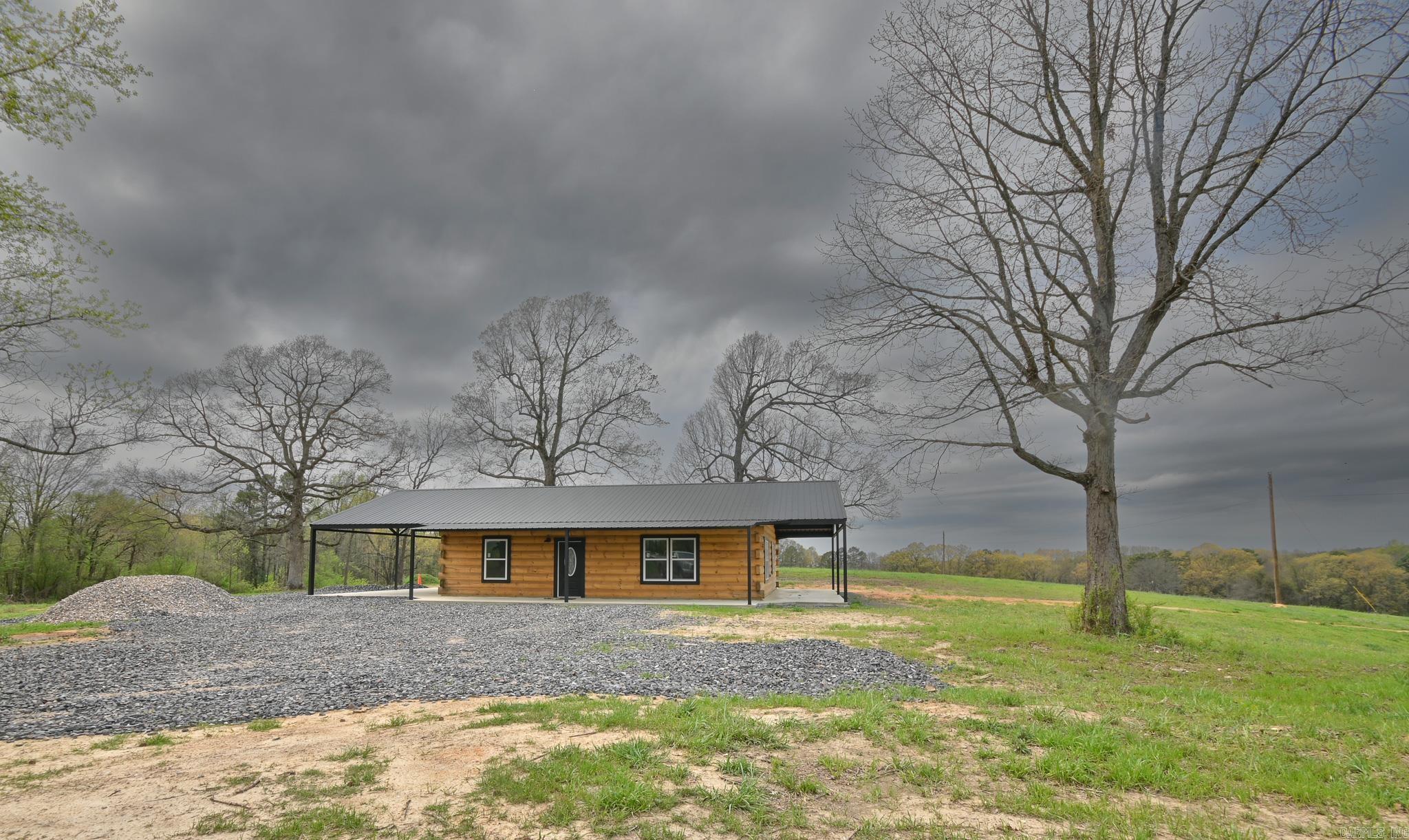 111  Madelyn  Vandervoort, AR