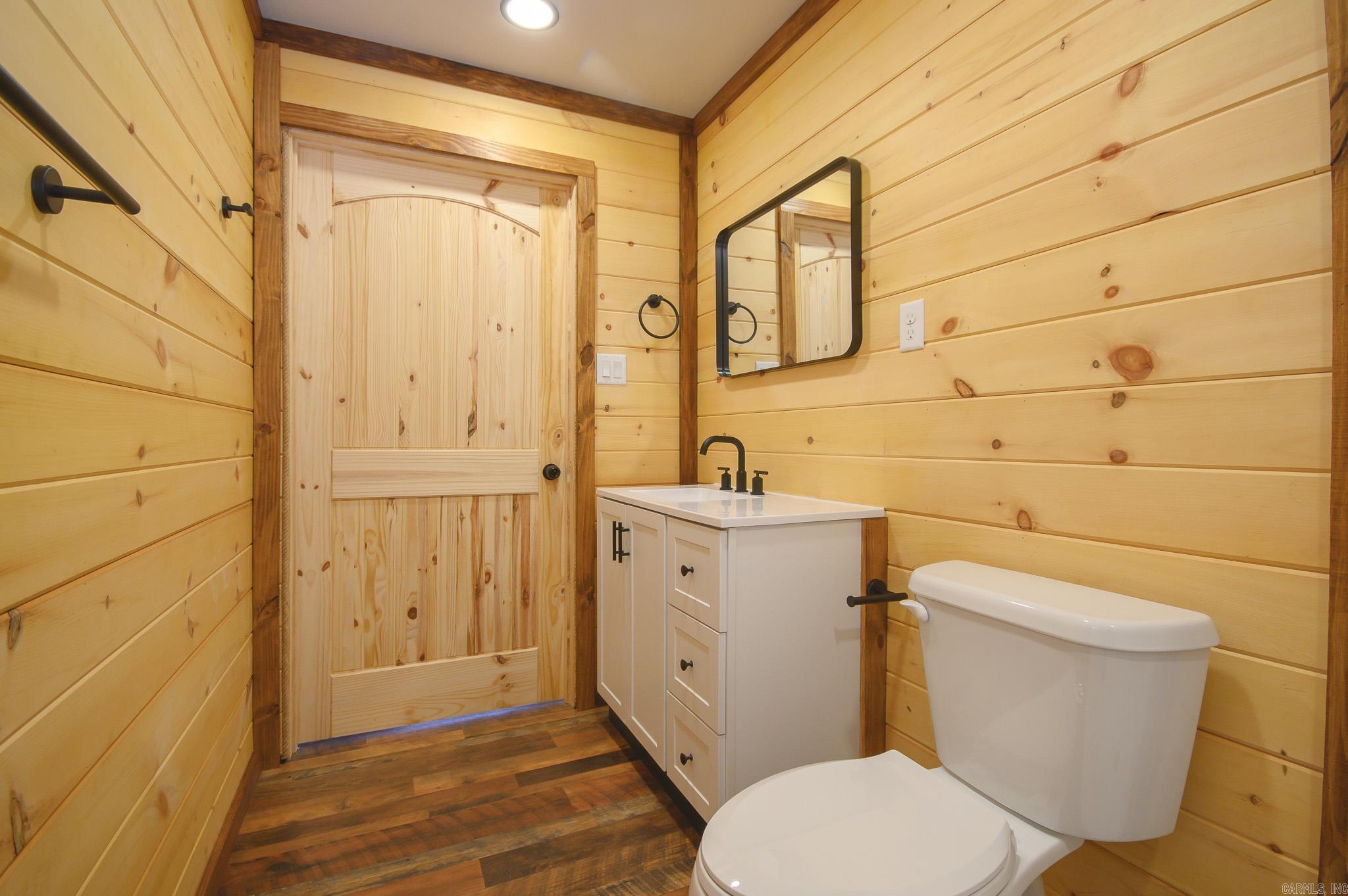 111  Madelyn  Vandervoort, AR