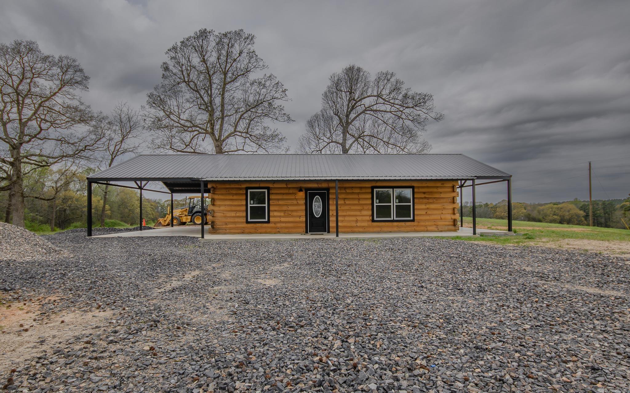 111  Madelyn  Vandervoort, AR