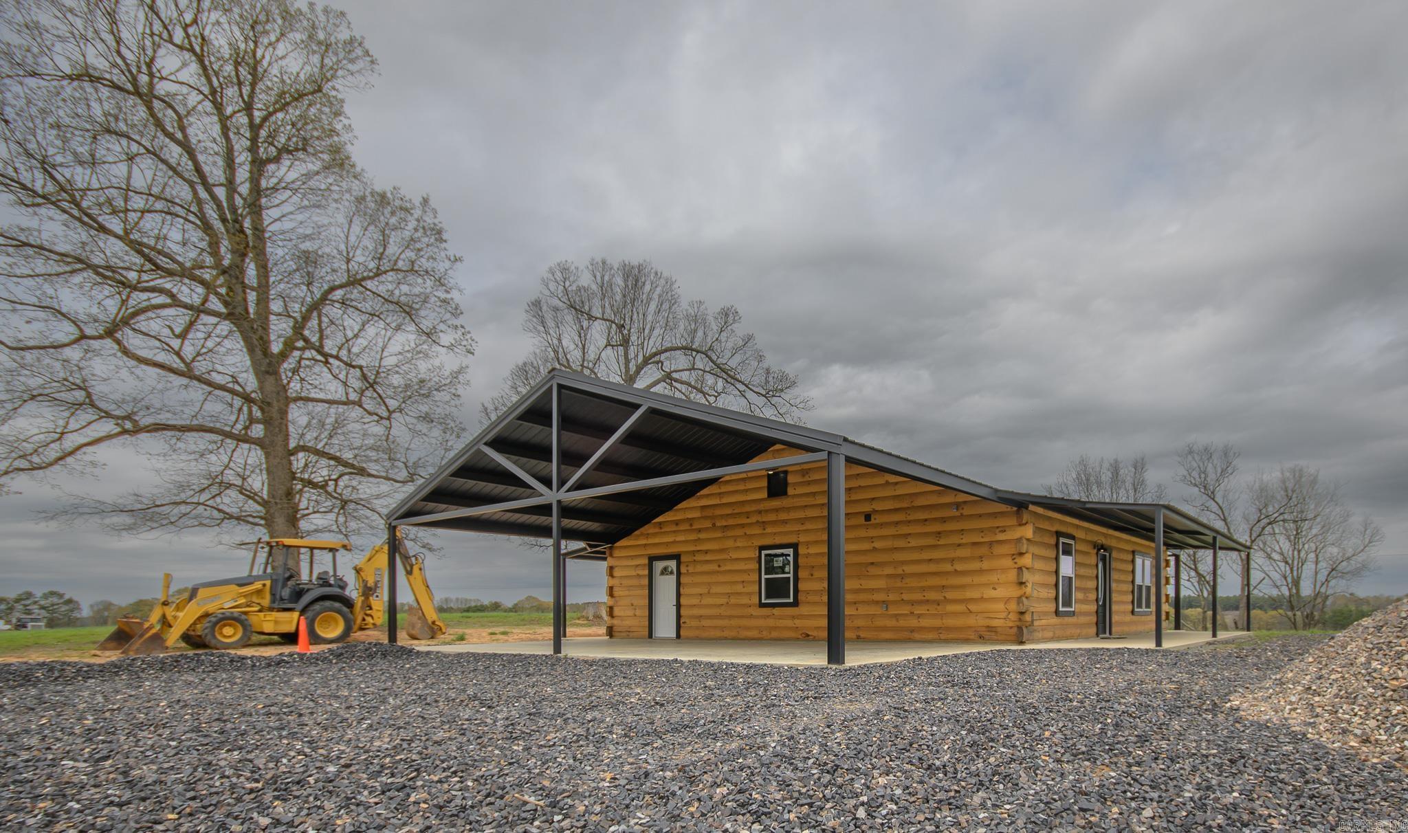 111  Madelyn  Vandervoort, AR