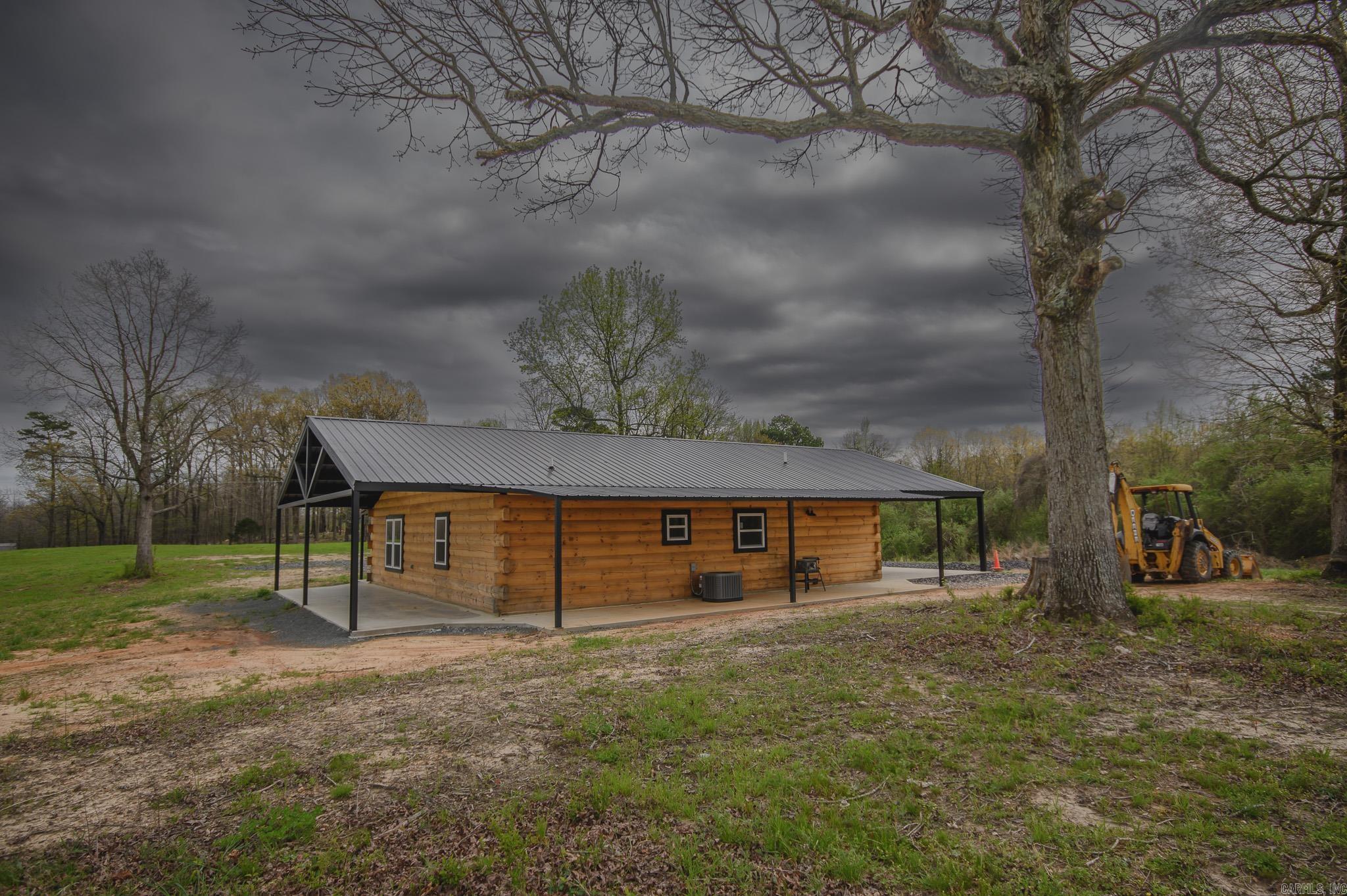 111  Madelyn  Vandervoort, AR