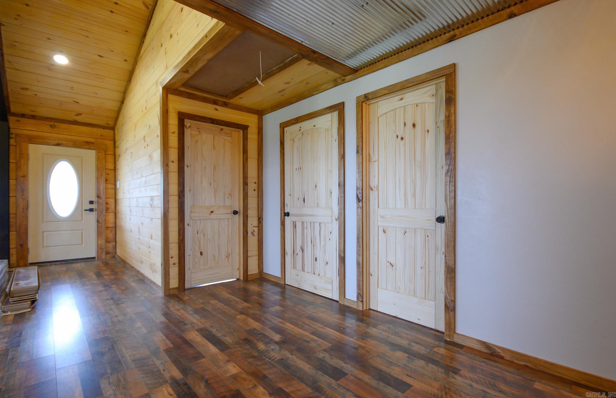 111  Madelyn  Vandervoort, AR