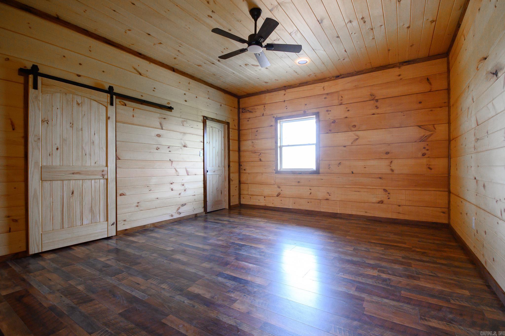 111  Madelyn  Vandervoort, AR