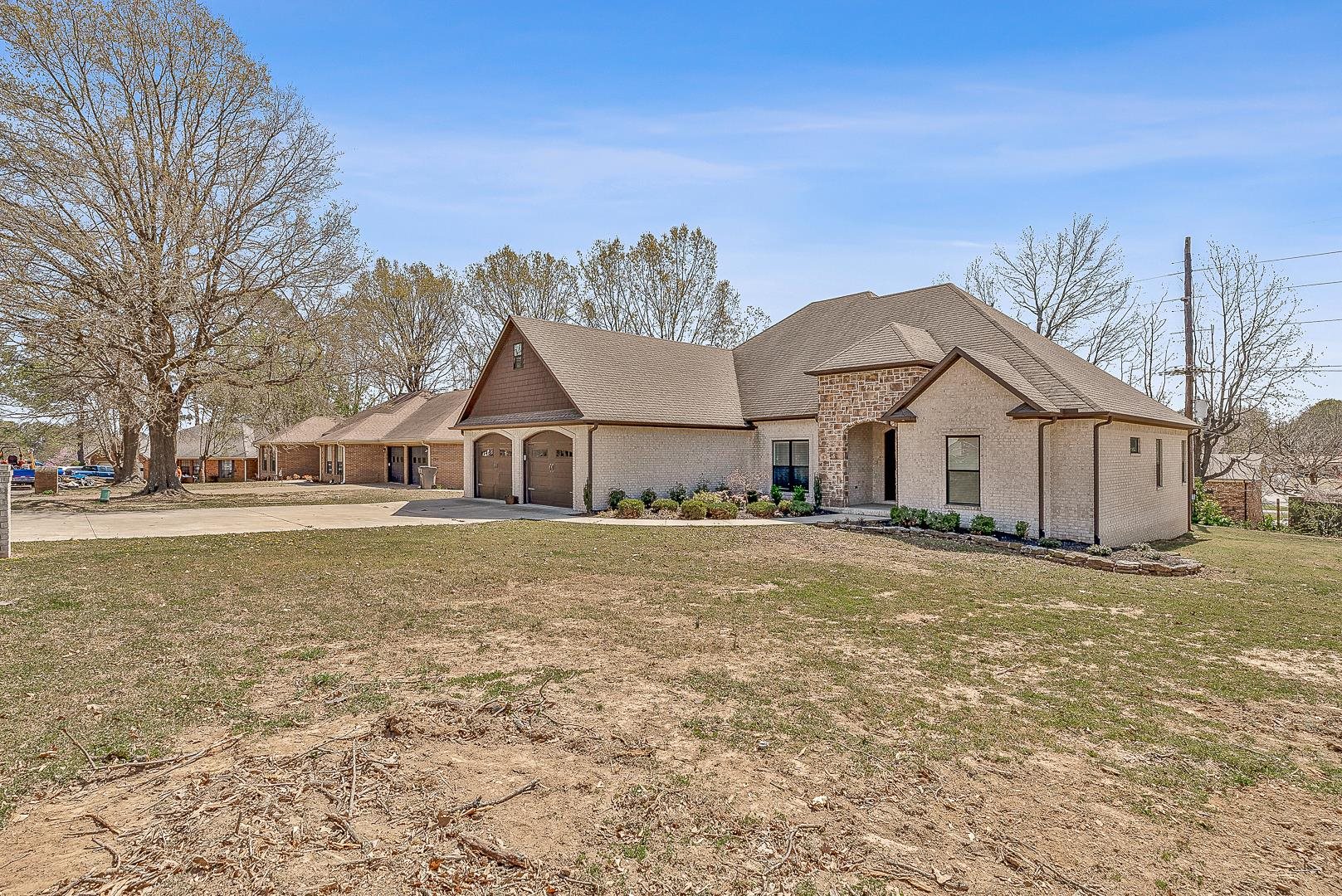 2  Candlewood Cove  Paragould, AR
