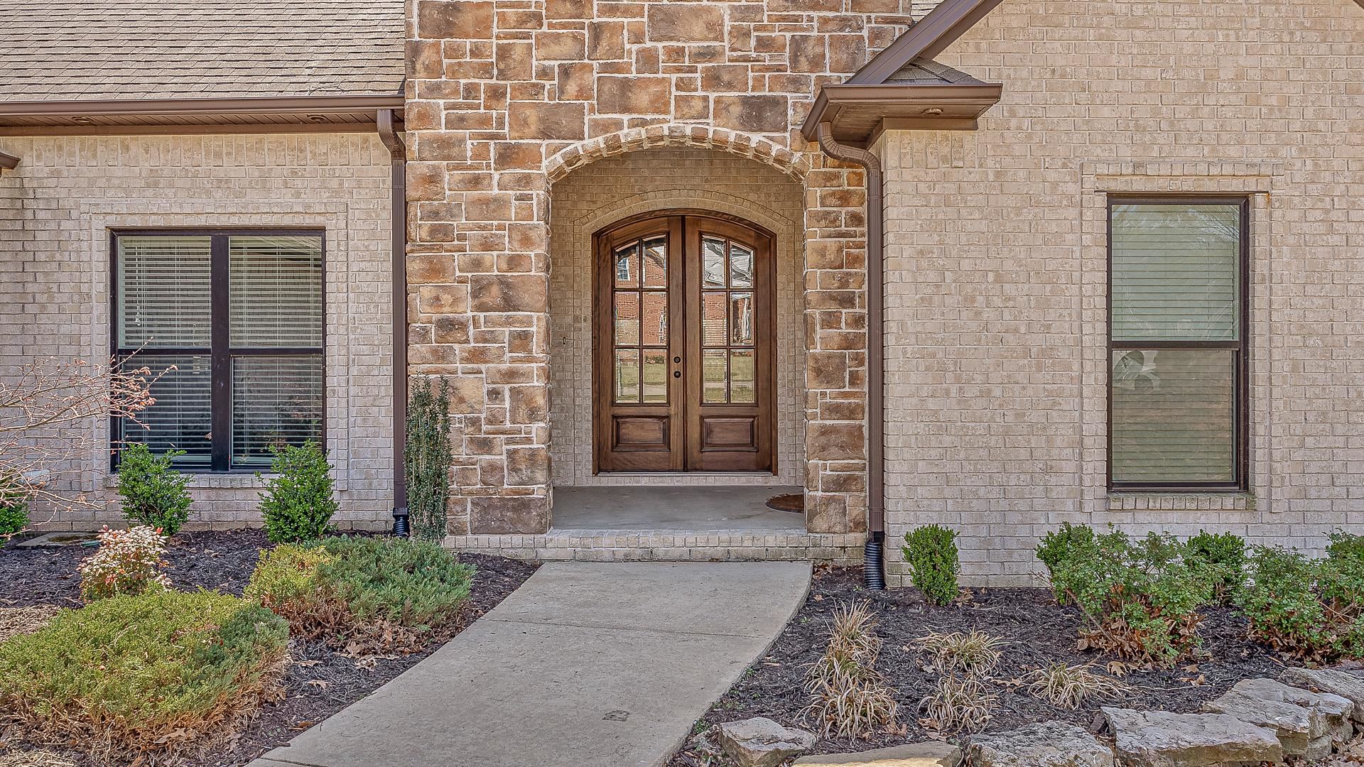 2  Candlewood Cove  Paragould, AR