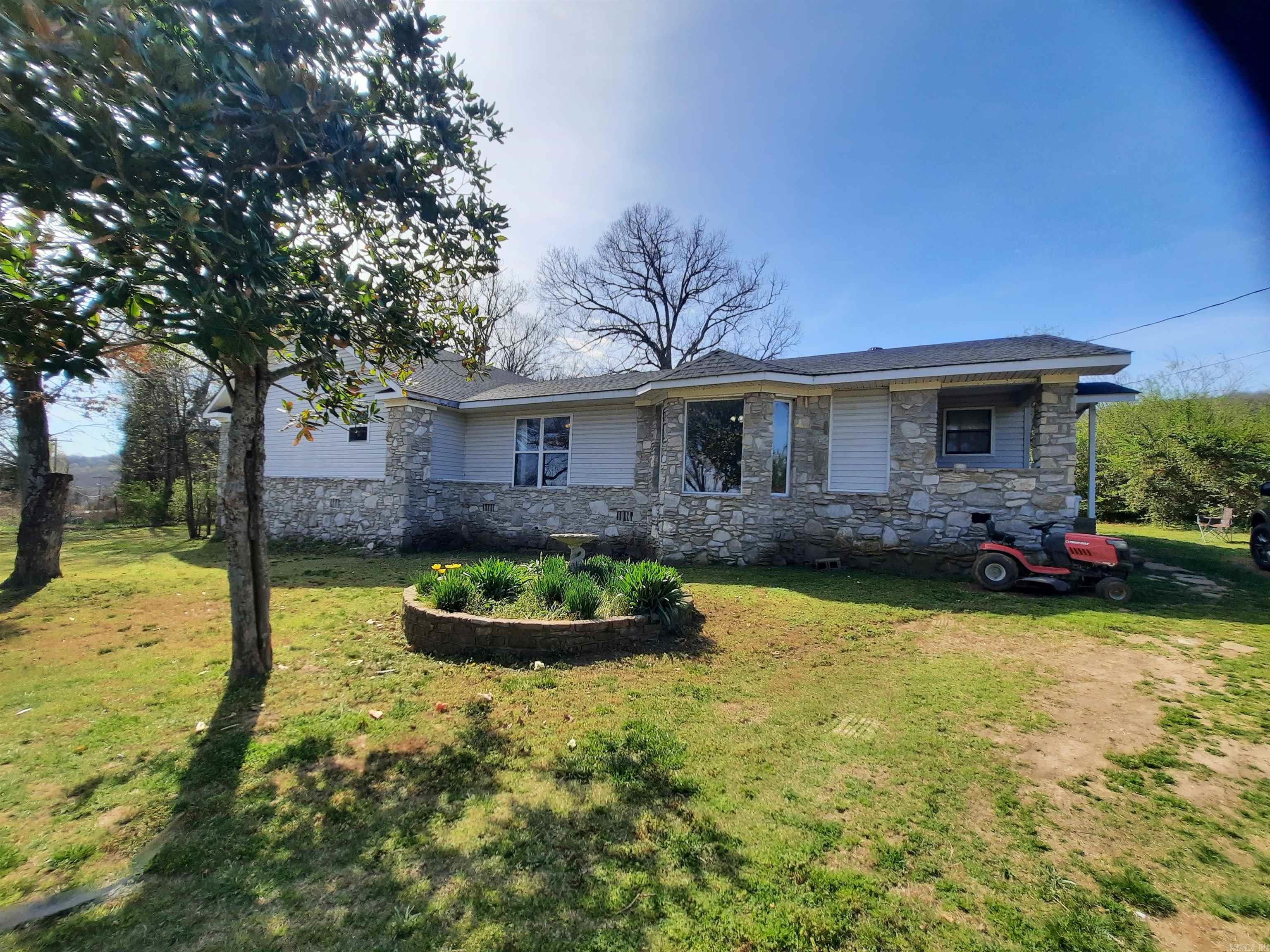 13979 W 66  Mountain View, AR