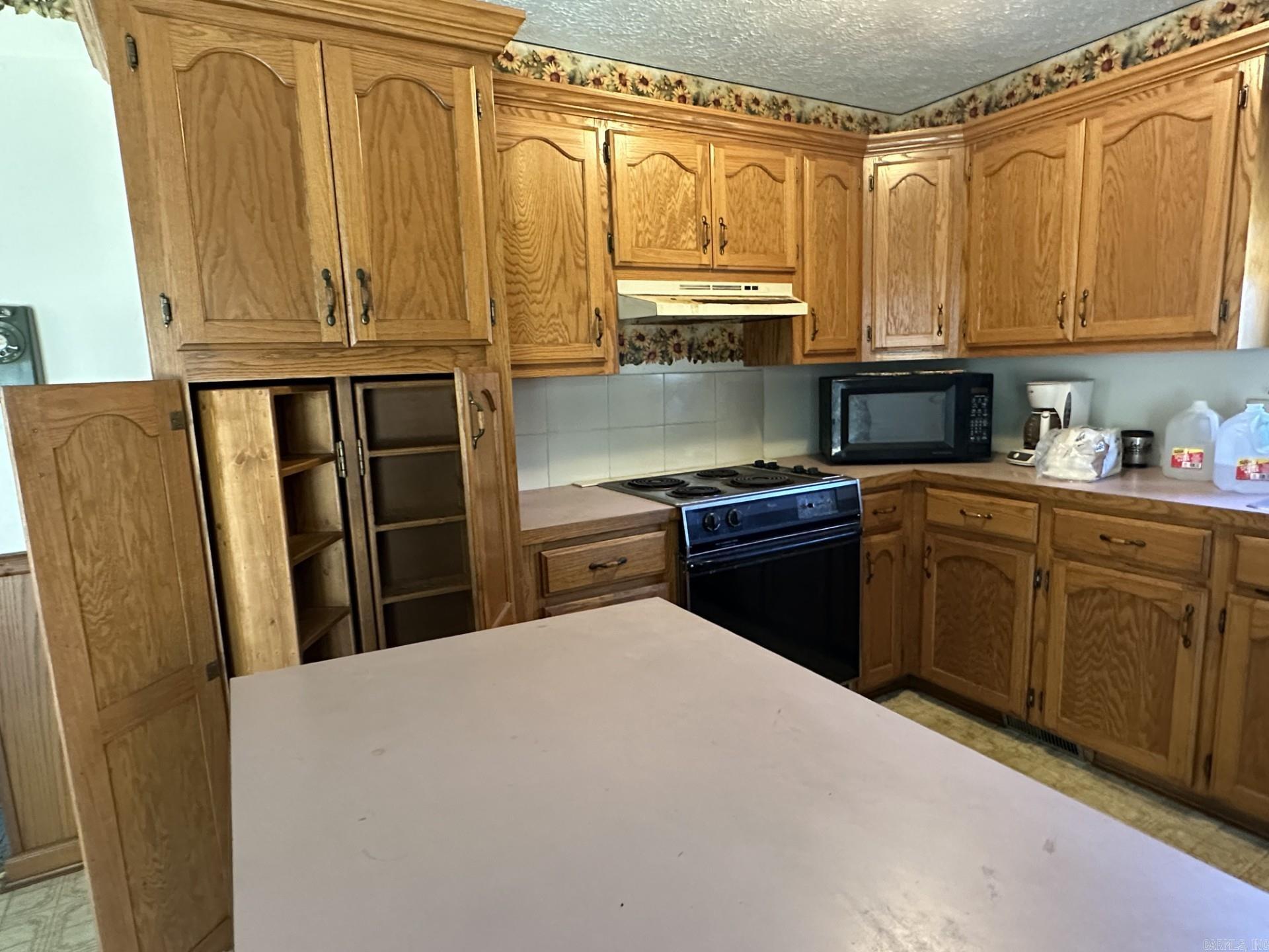 621 W Hwy 336  Clinton, AR