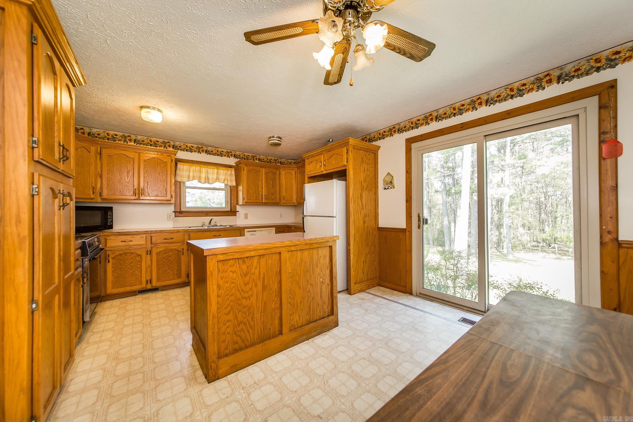 621 W Hwy 336  Clinton, AR