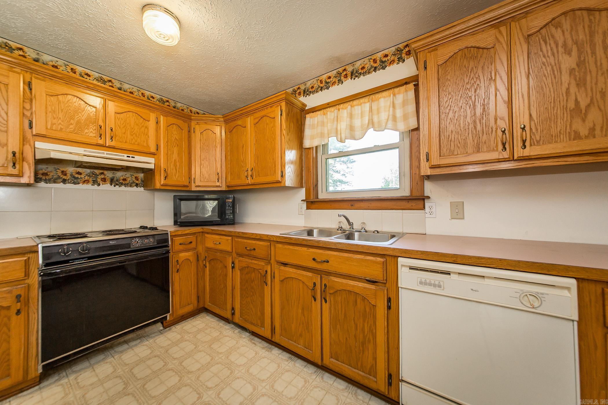621 W Hwy 336  Clinton, AR