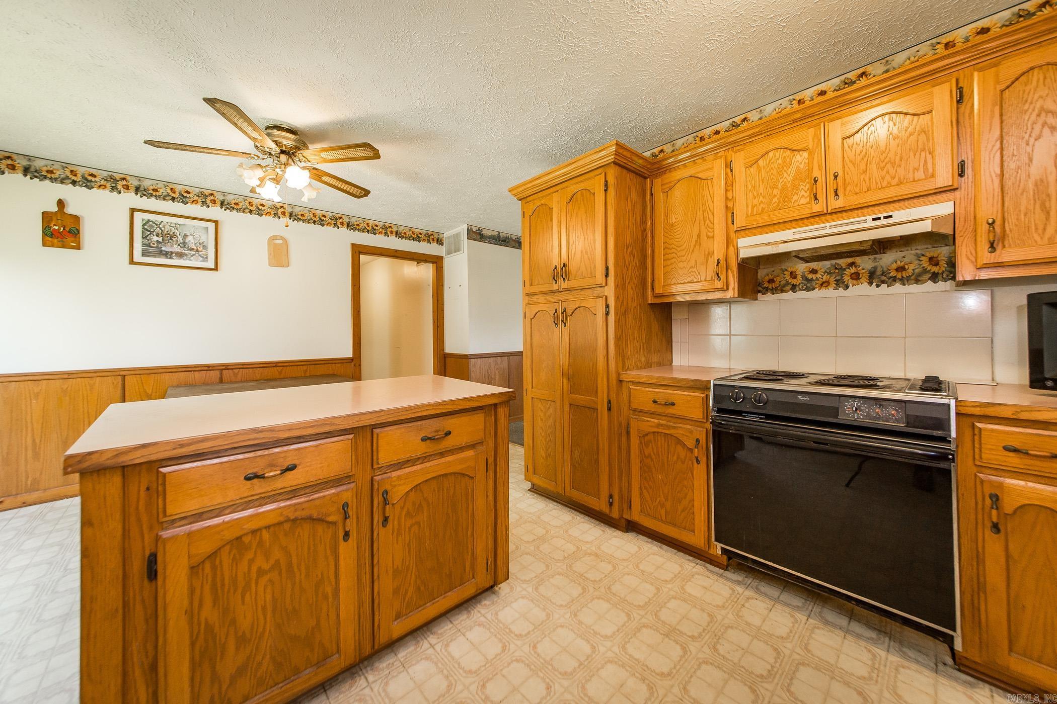 621 W Hwy 336  Clinton, AR