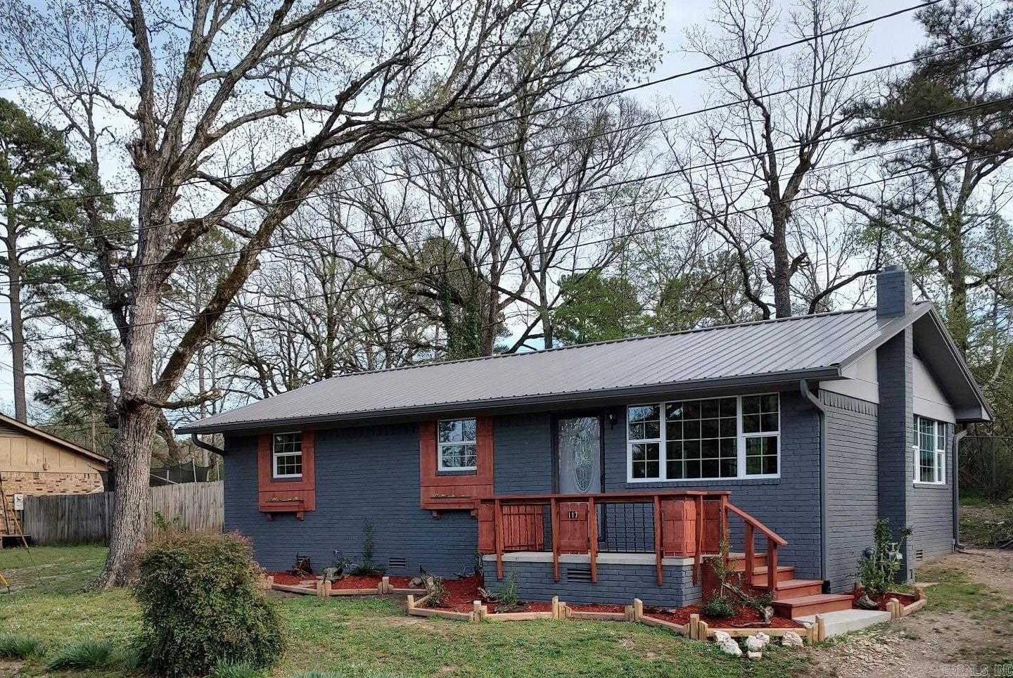 117  Circle  Mount Ida, AR